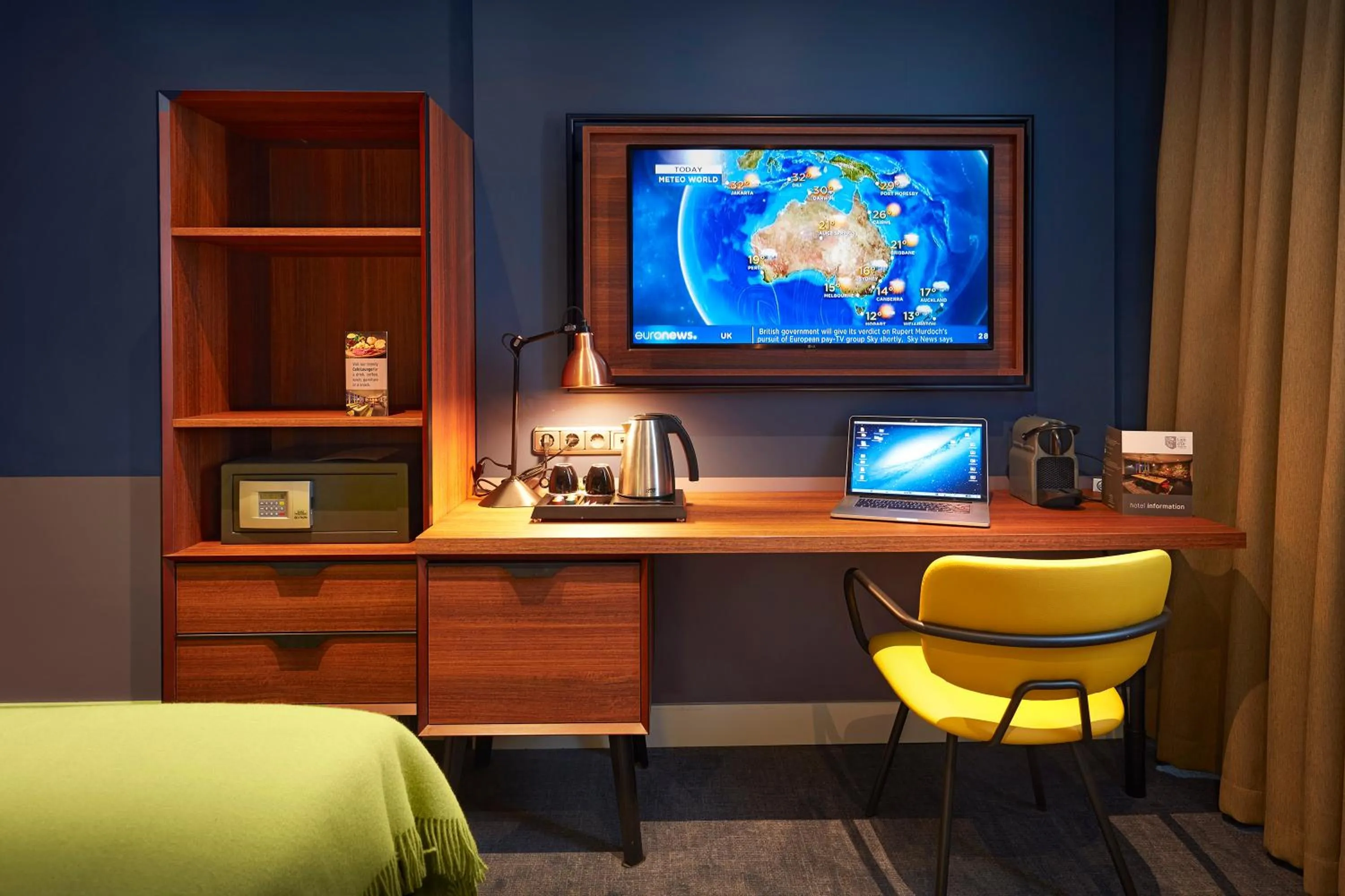 Bedroom in Hotel Lion D'Or