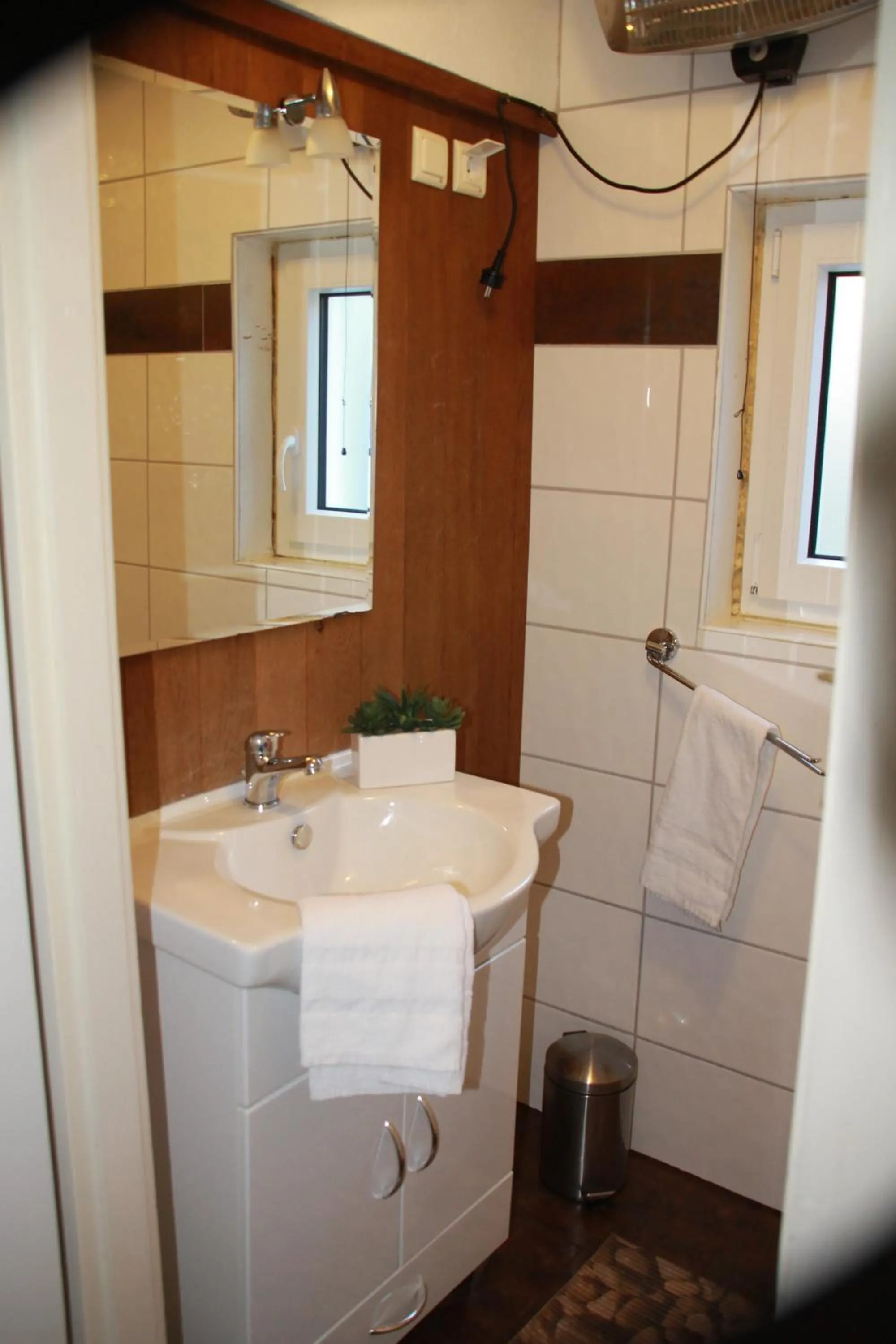 Shower in Ferienhaus Winterberg für 12 Personen Sauna Garten Garage Hund