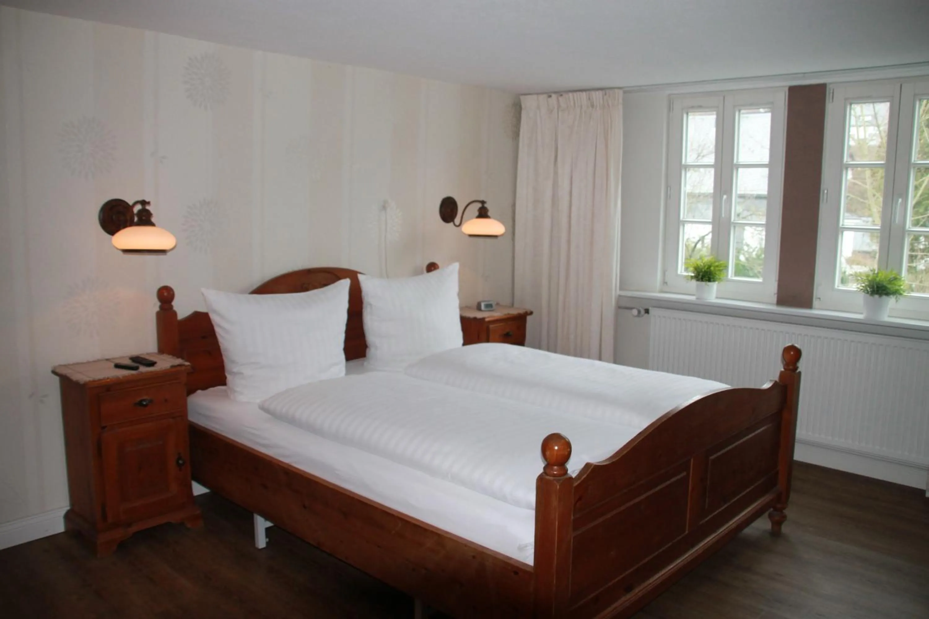 Bedroom, Bed in Ferienhaus Winterberg für 12 Personen Sauna Garten Garage Hund