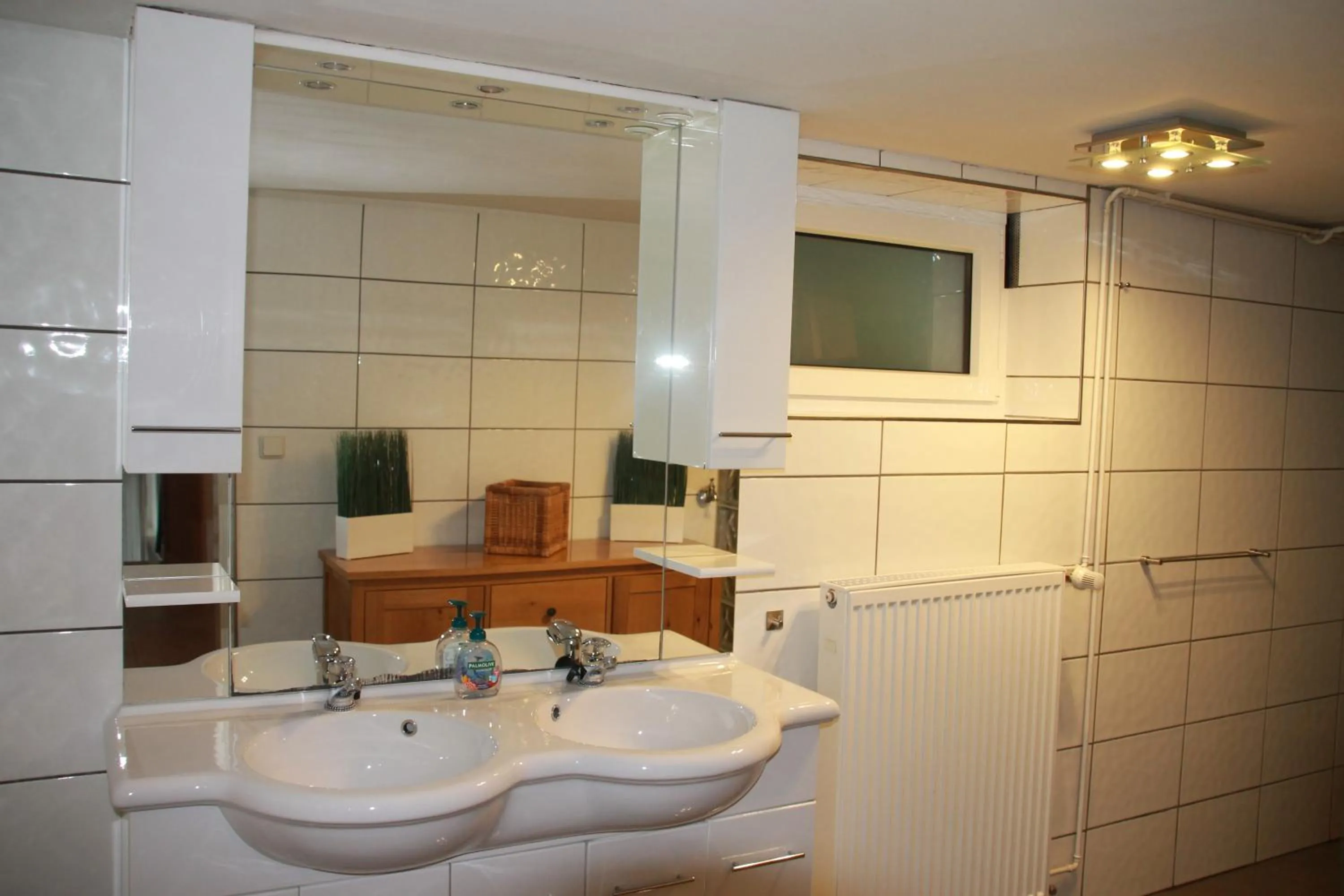 Bathroom in Ferienhaus Winterberg für 12 Personen Sauna Garten Garage Hund