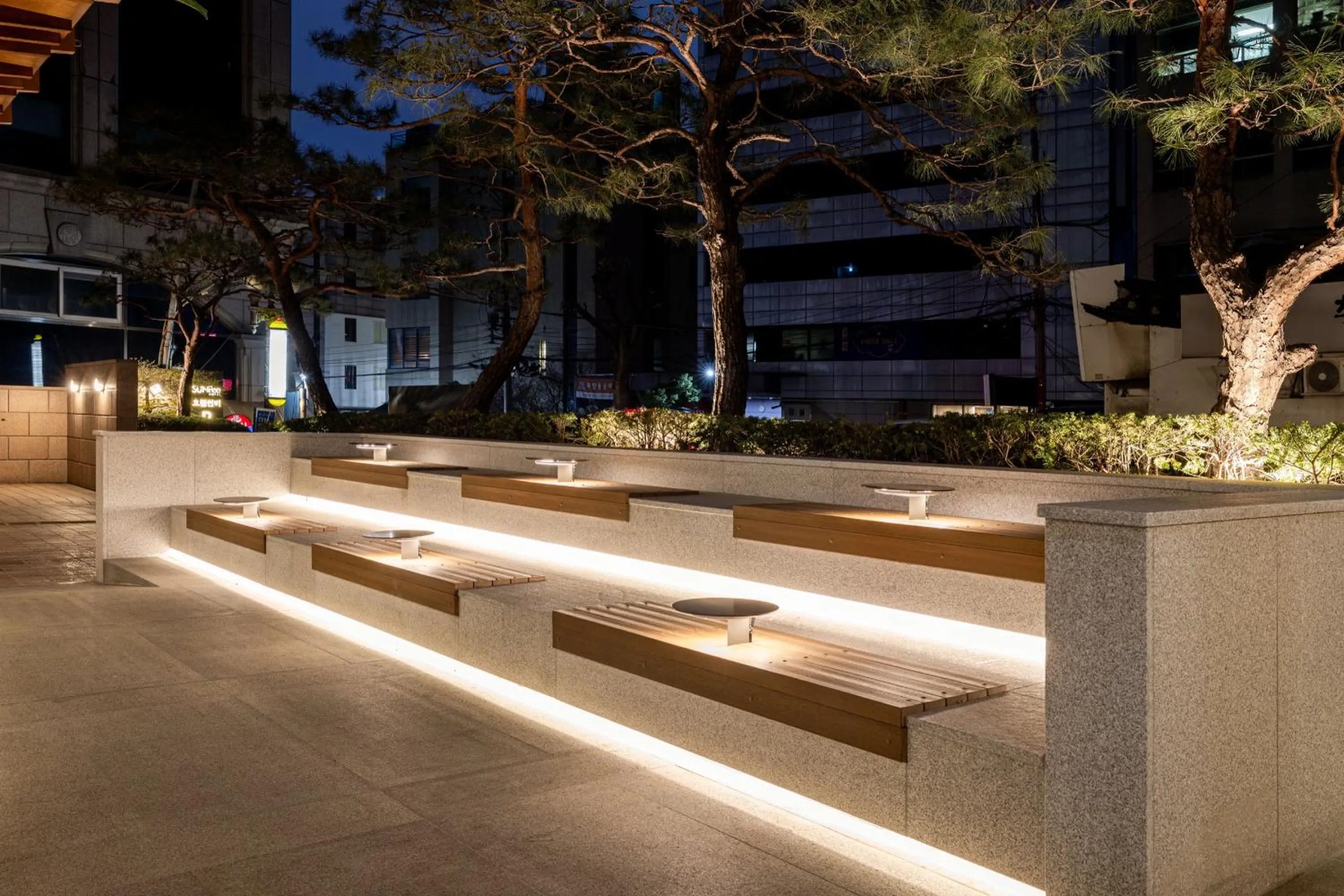 Property building in Hotel Sunbee Insadong