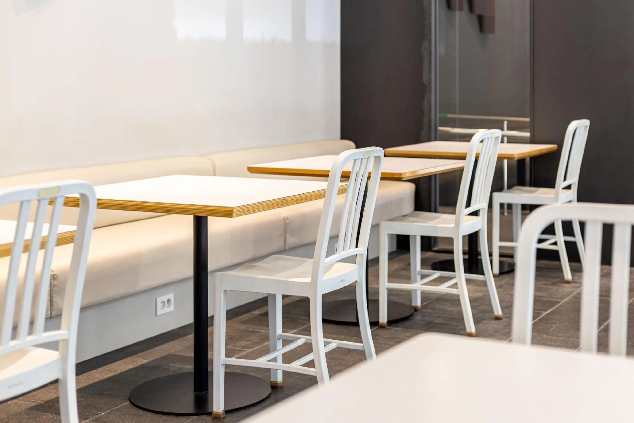 Restaurant/places to eat in Hotel Sunbee Insadong