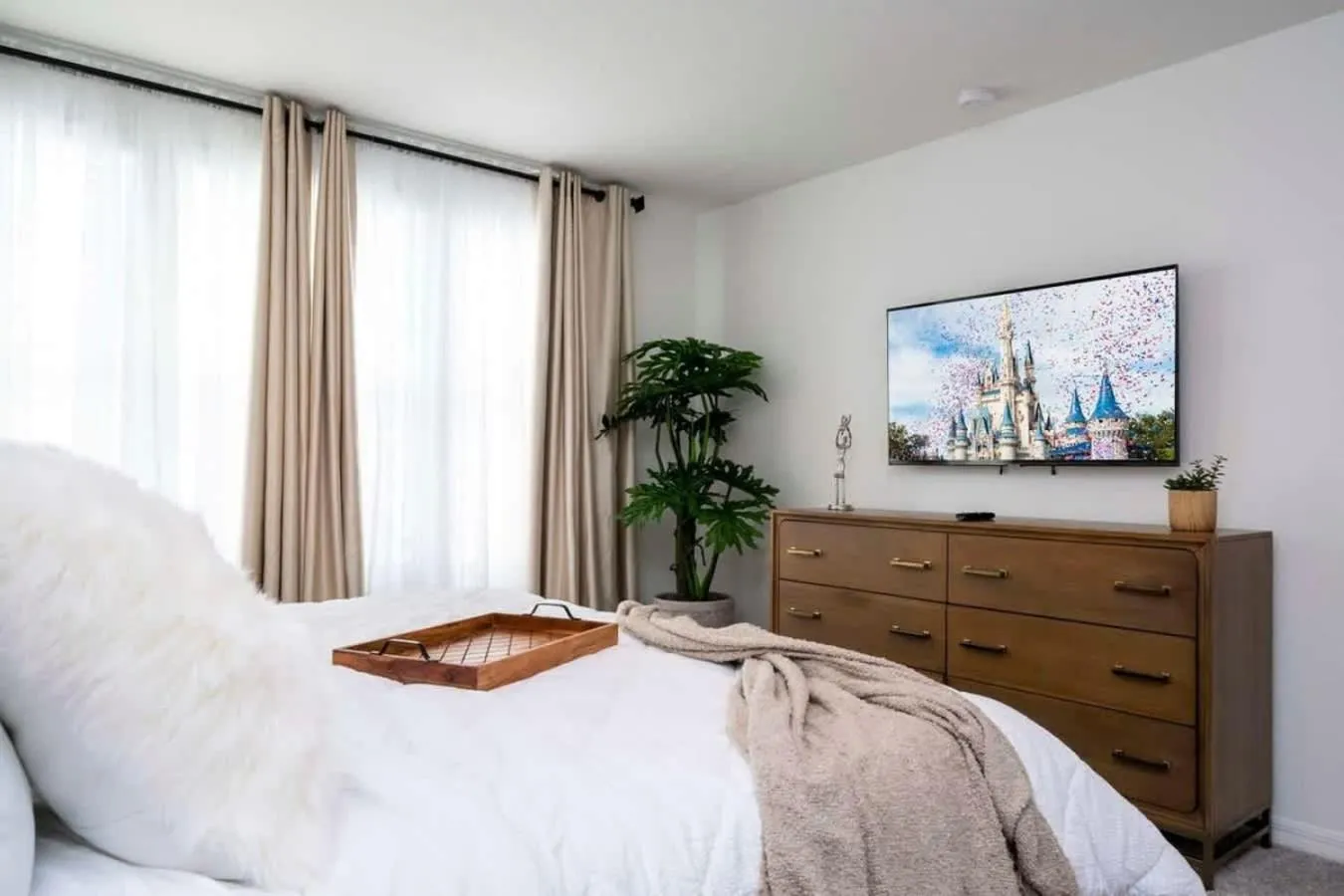 Bed in Charming 3Bd Close to Disney at Festival 1026