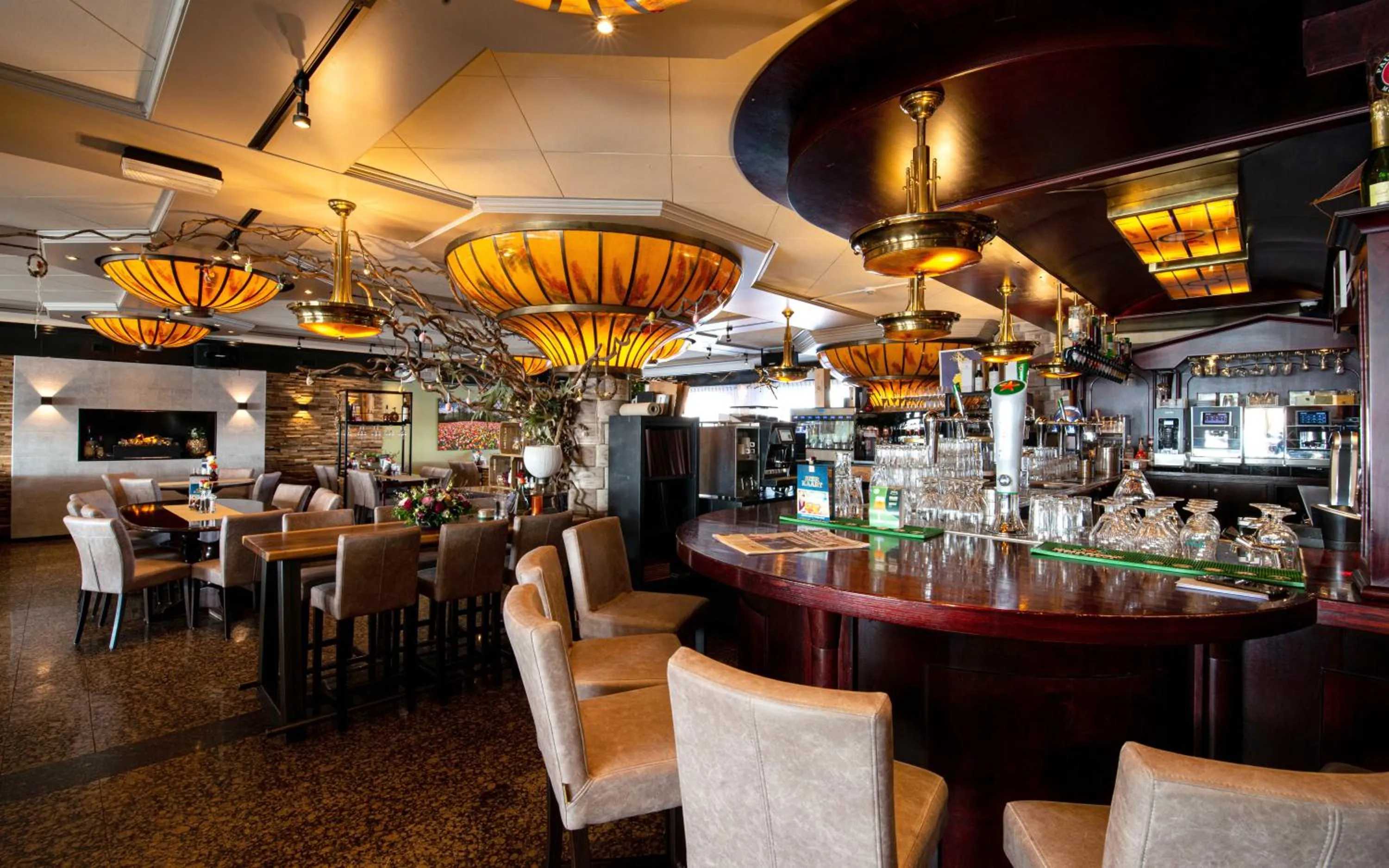 Restaurant/places to eat in Hotel Old Dutch