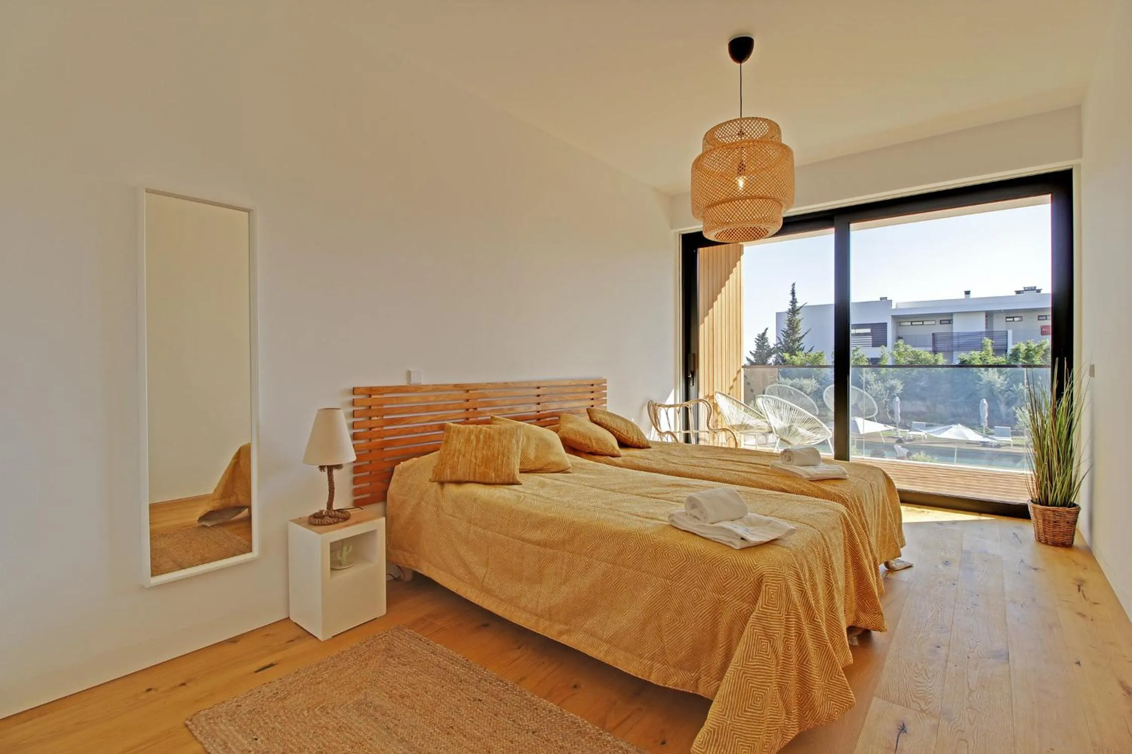 White & Nature Apartment