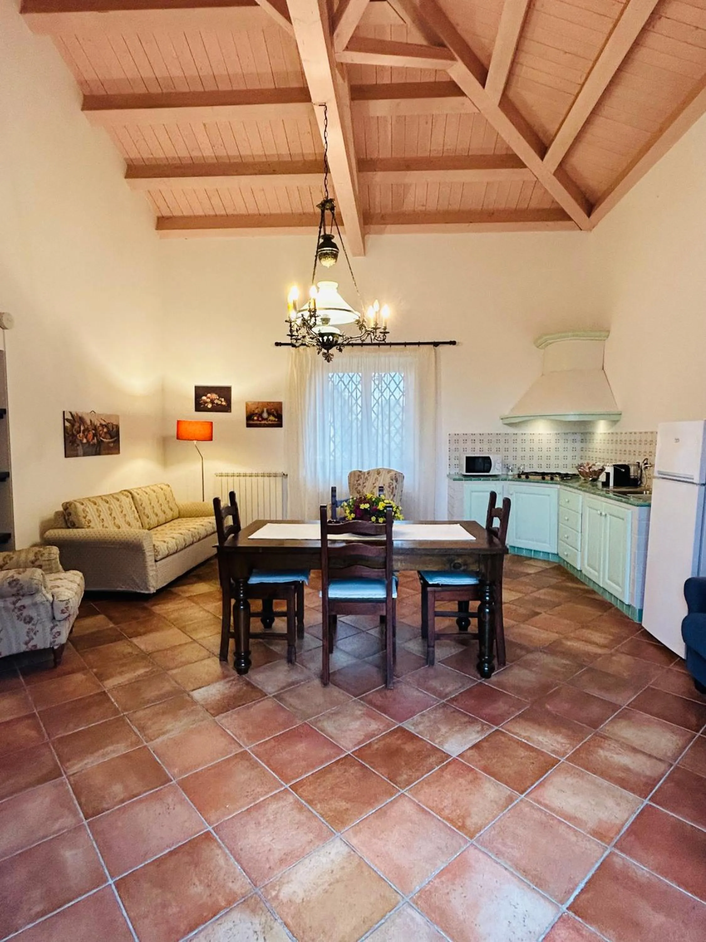 Kitchen or kitchenette, Bed in Torre Archirafi Resort