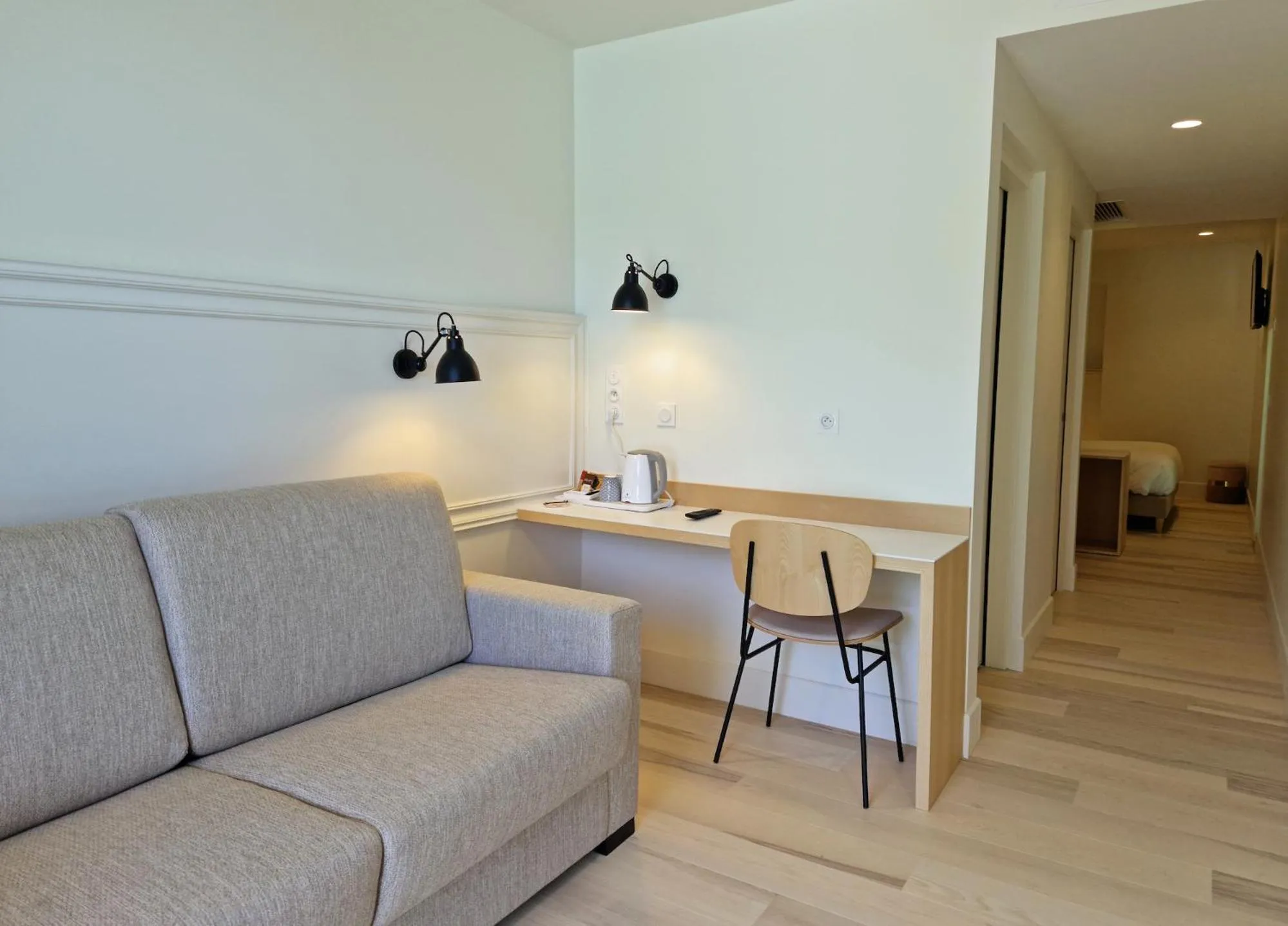 Photo of the whole room in Beau Rivage