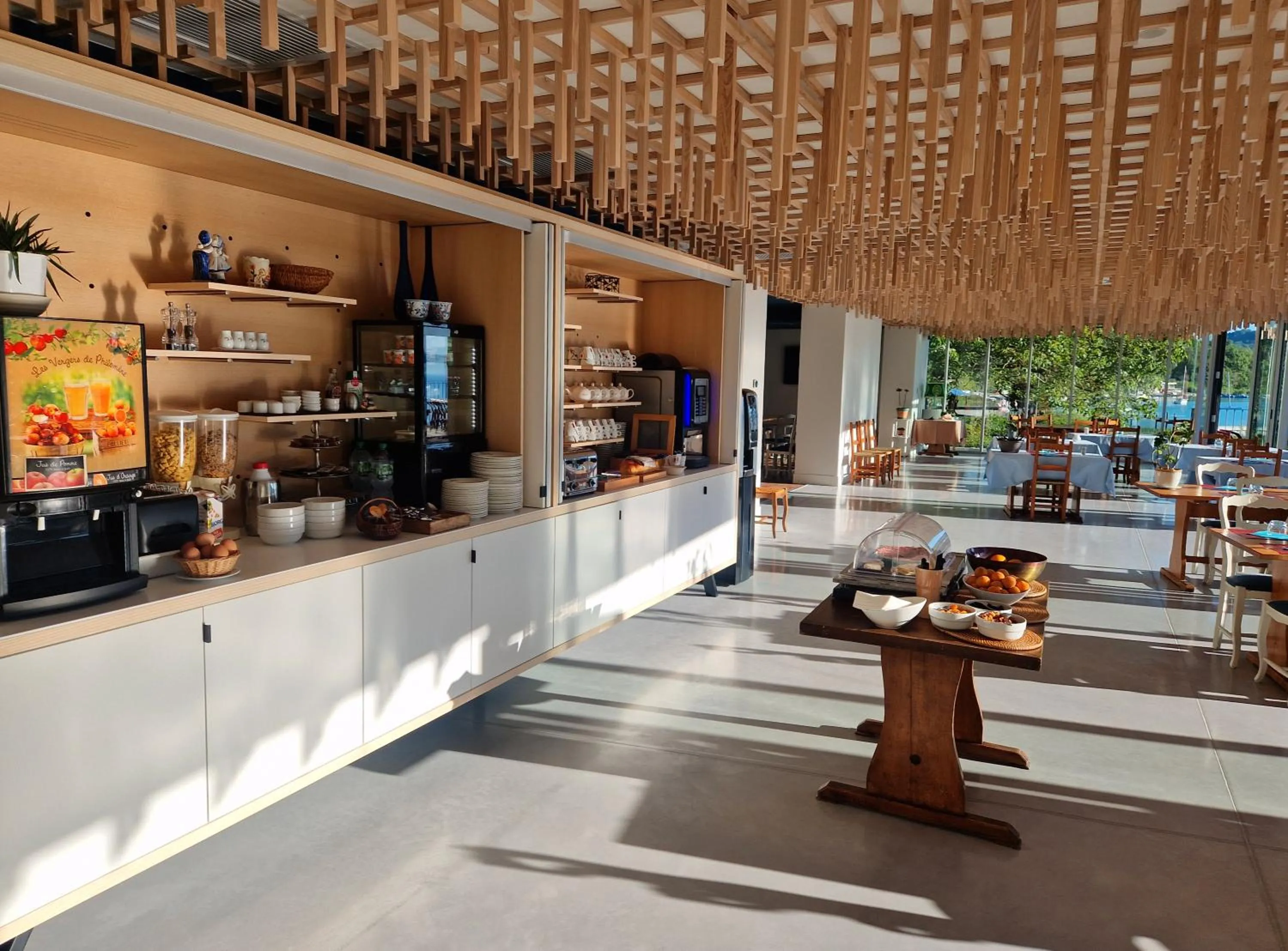 Buffet breakfast in Beau Rivage