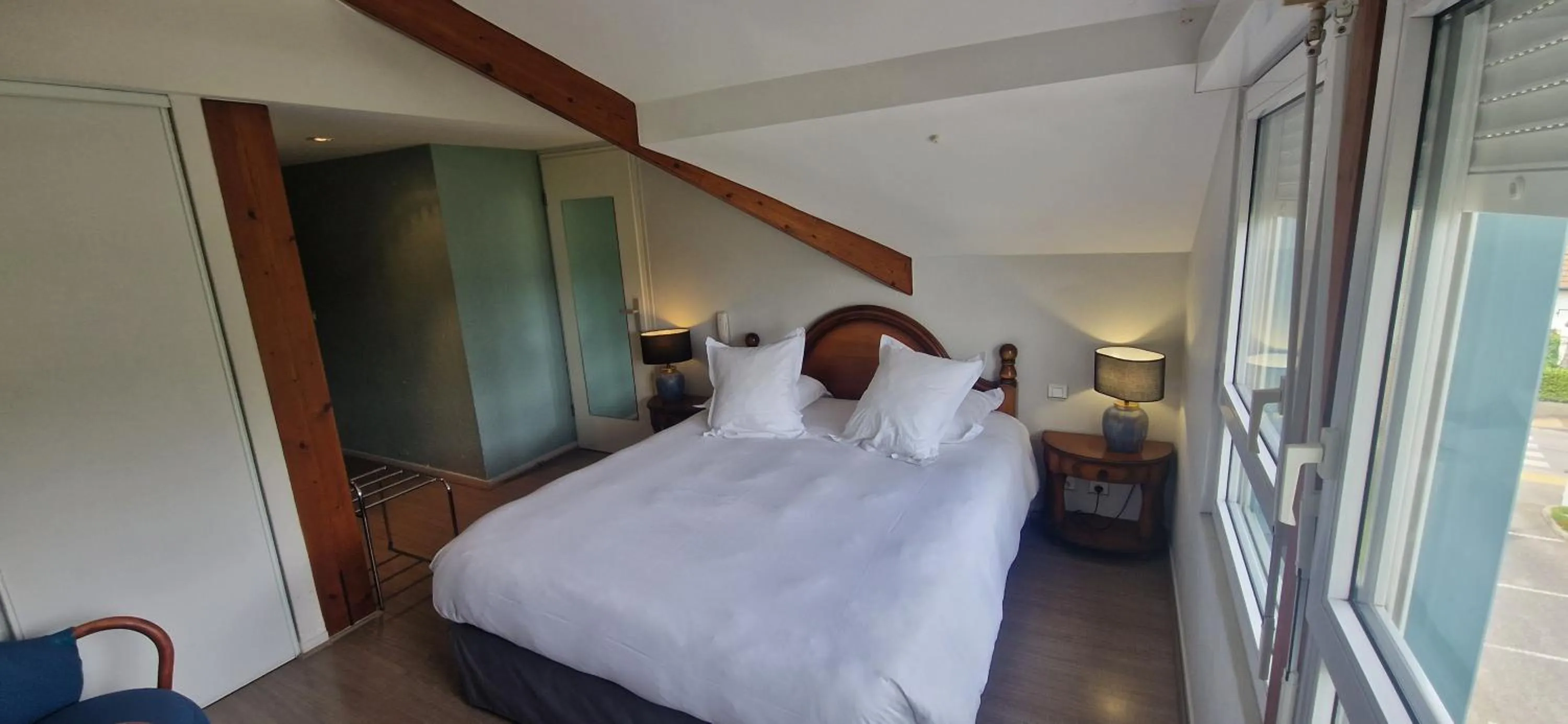 Photo of the whole room, Bed in Beau Rivage