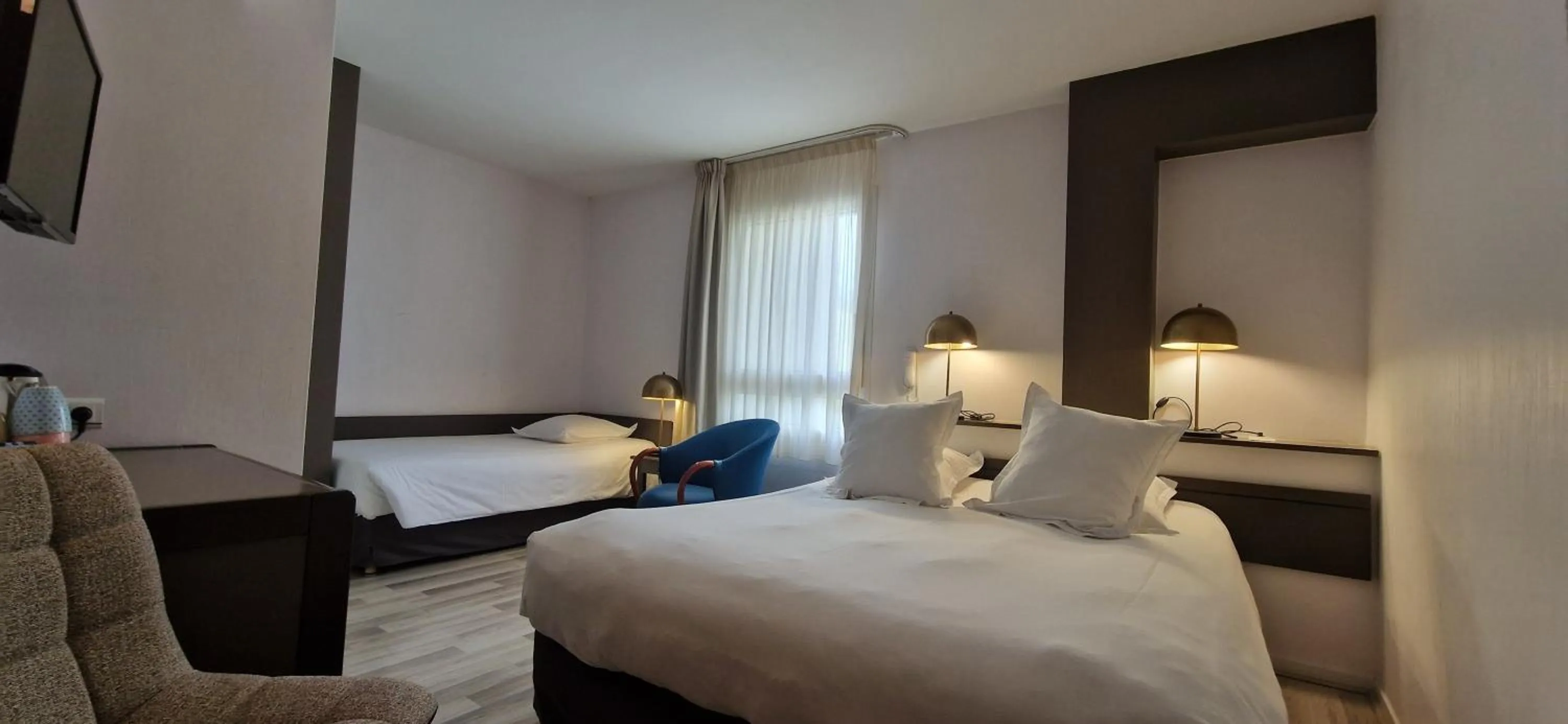 Photo of the whole room, Bed in Beau Rivage