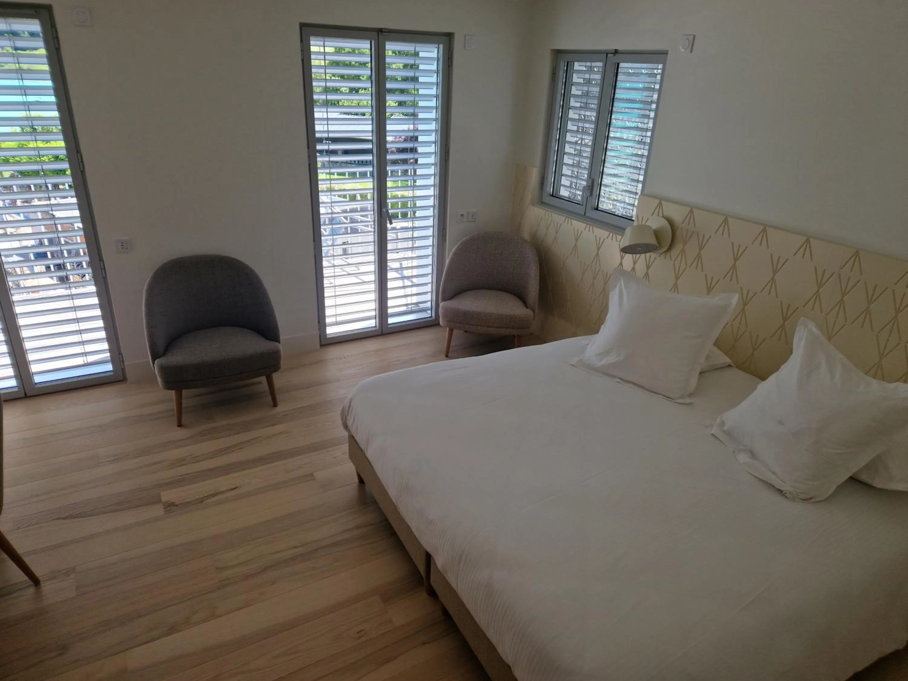 Photo of the whole room, Bed in Beau Rivage