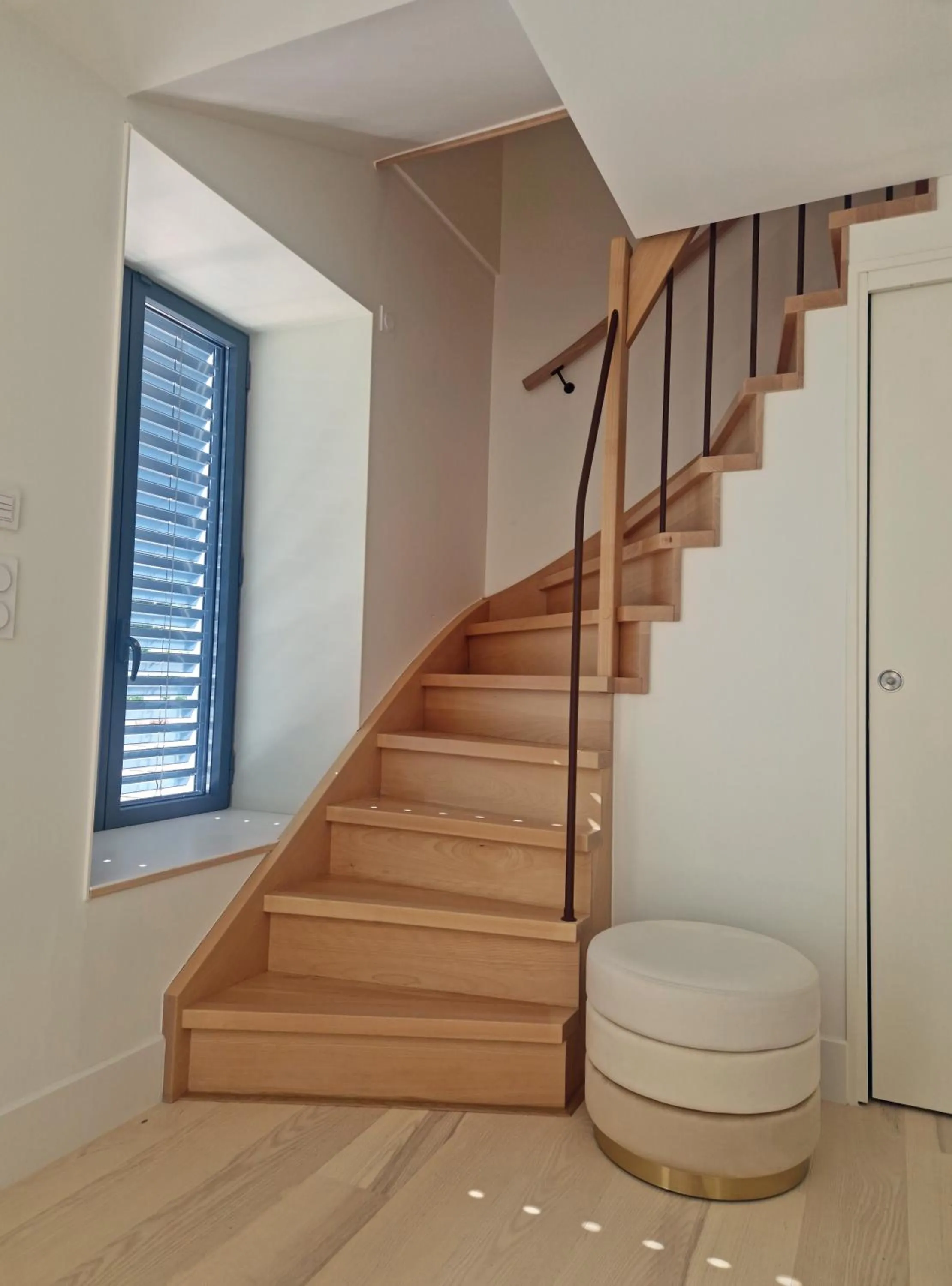 Photo of the whole room in Beau Rivage