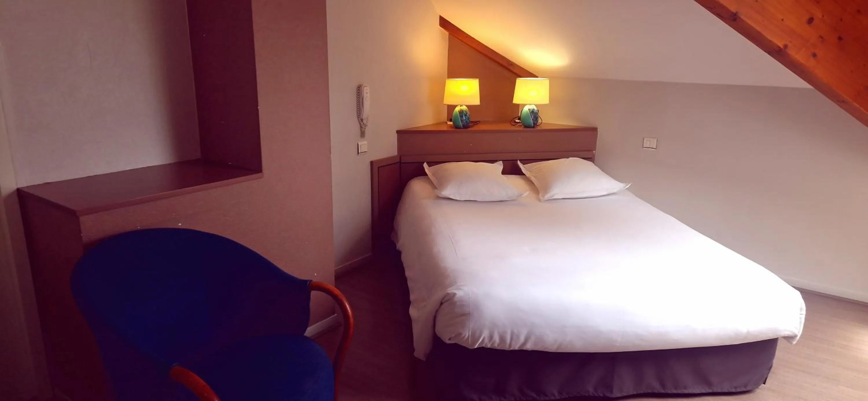 Photo of the whole room, Bed in Beau Rivage