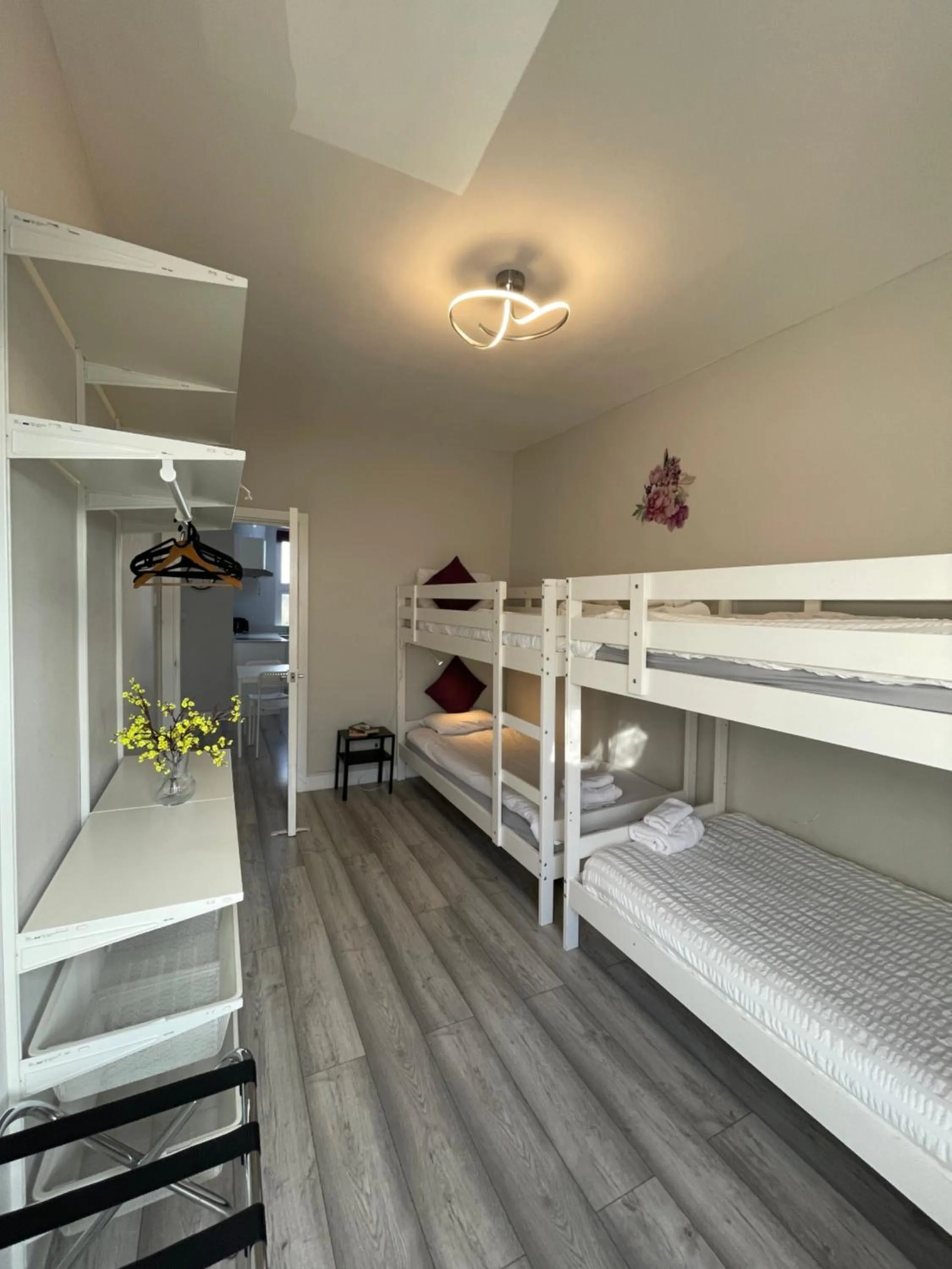 bunk bed, Bed in Chamberlayne Inn