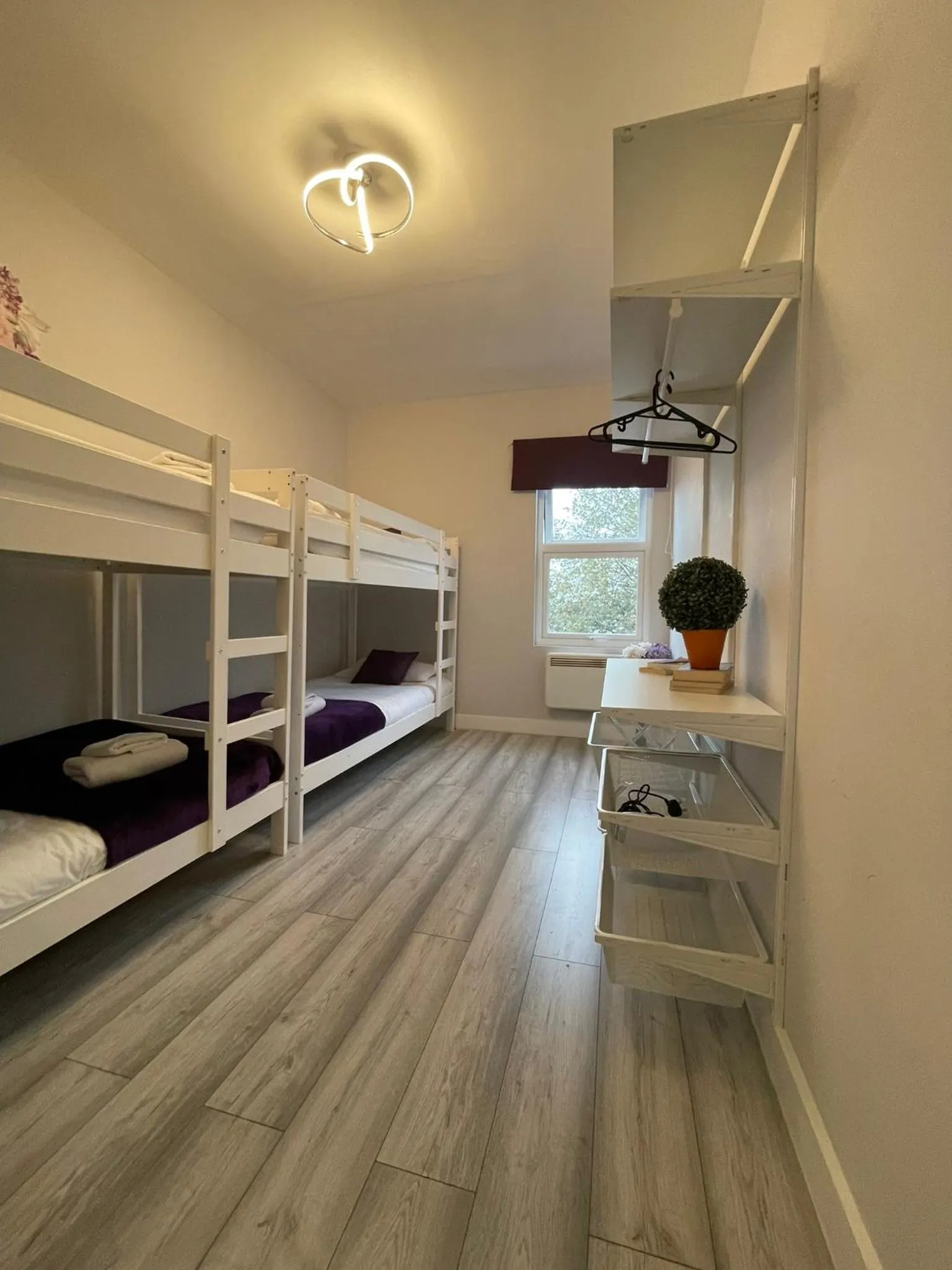 bunk bed, Bed in Chamberlayne Inn