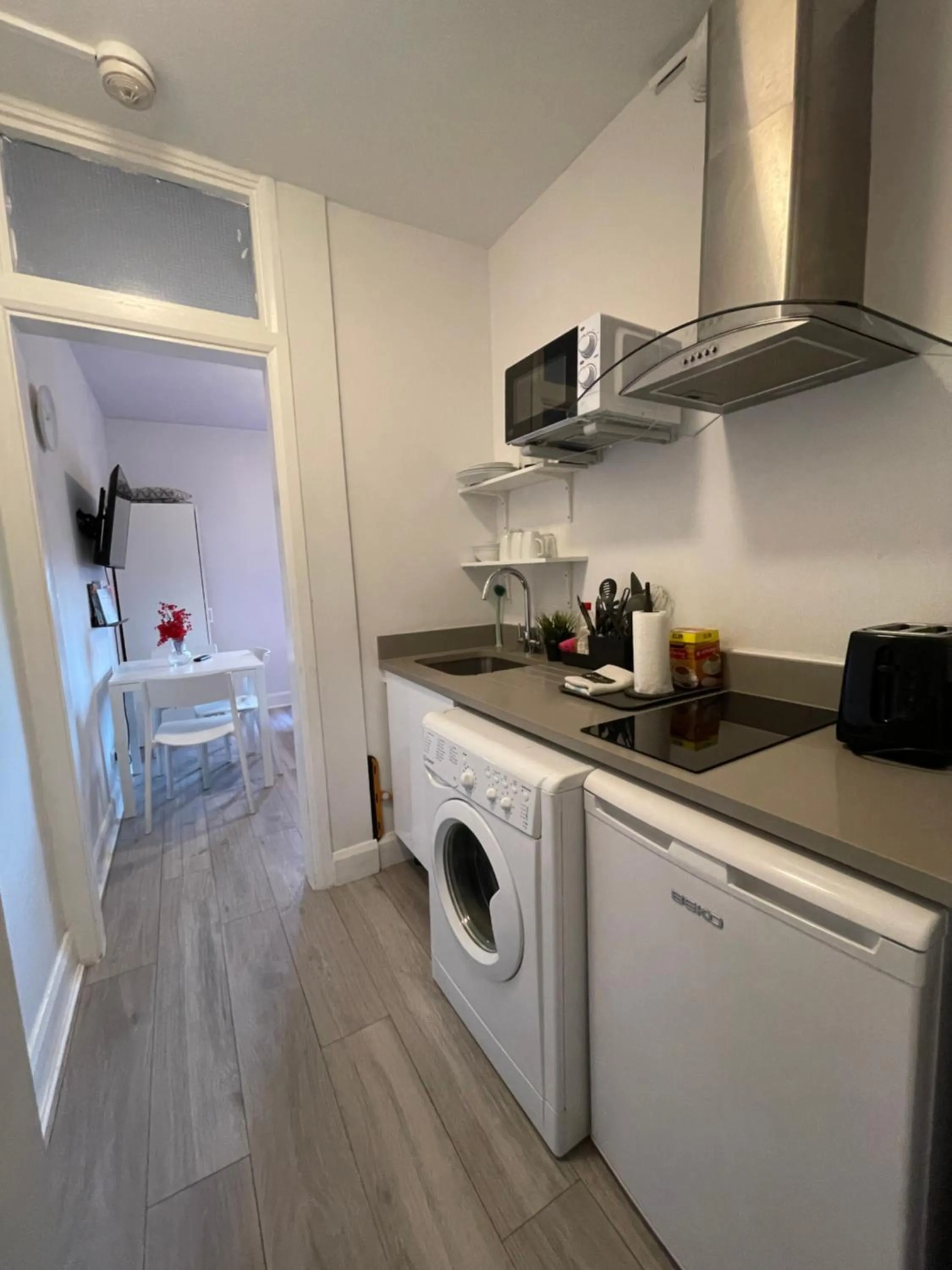 Coffee/tea facilities in Chamberlayne Inn