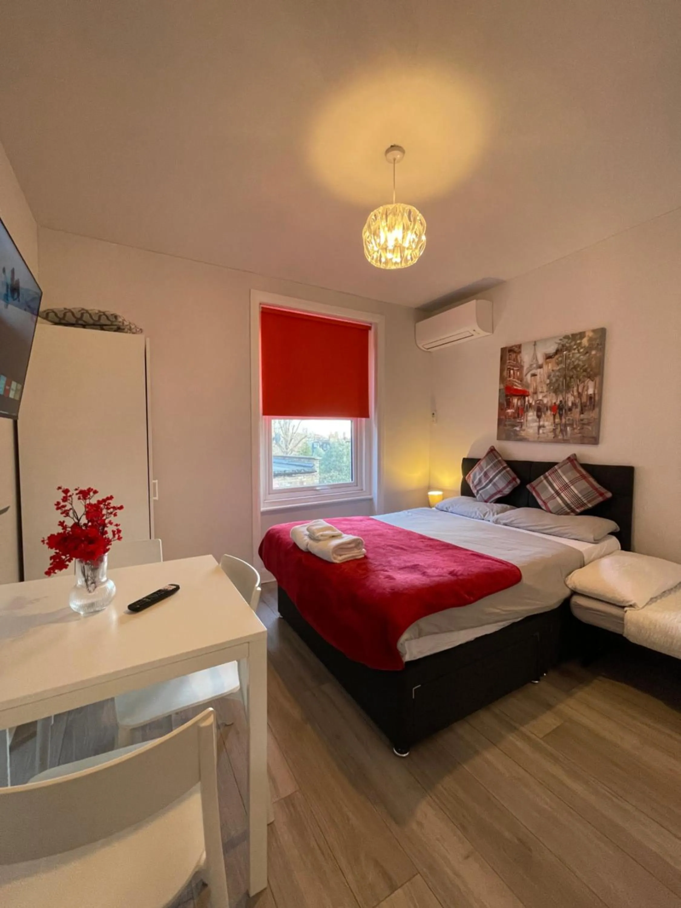 Bed in Chamberlayne Inn