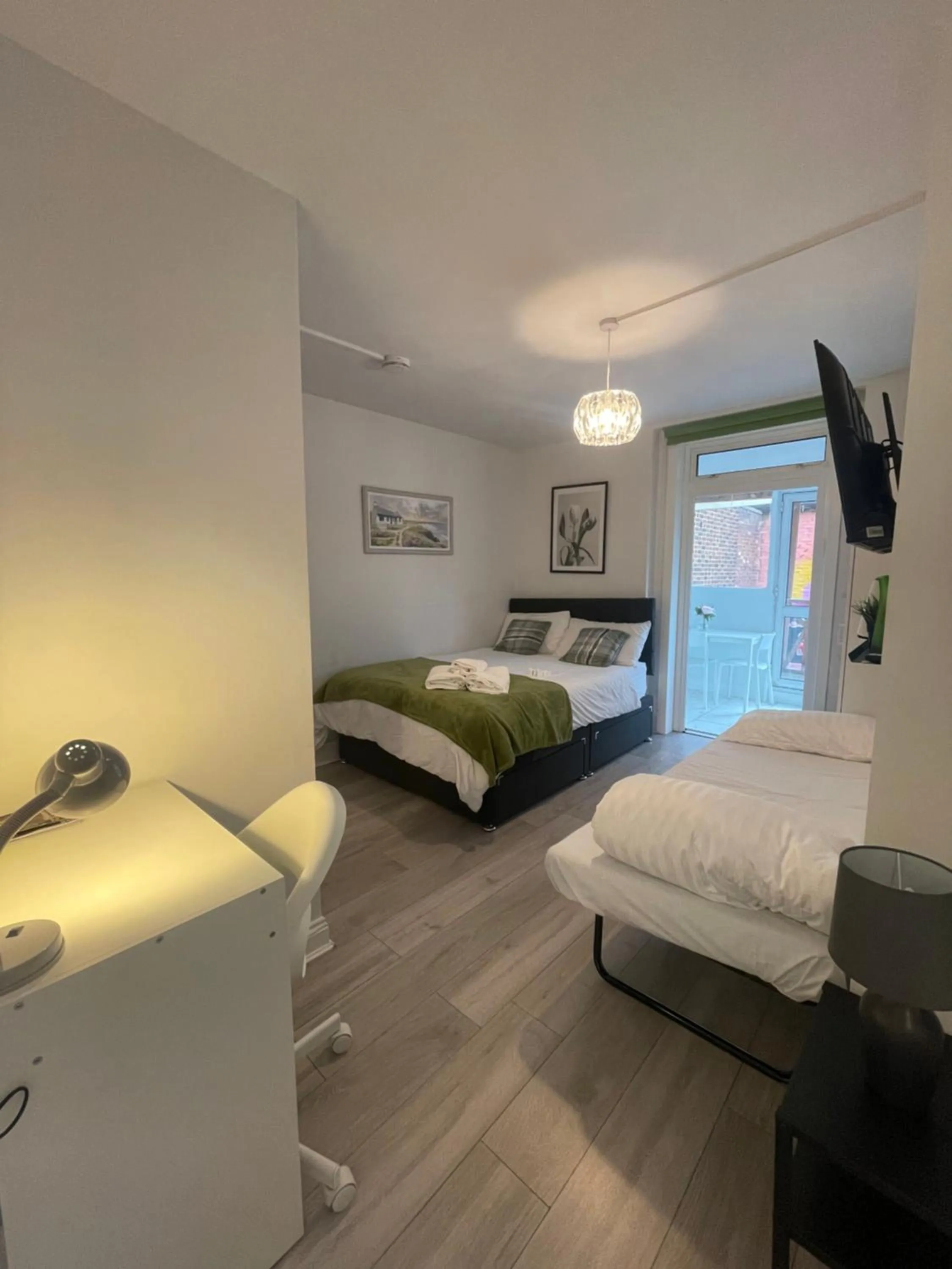 Bed in Chamberlayne Inn