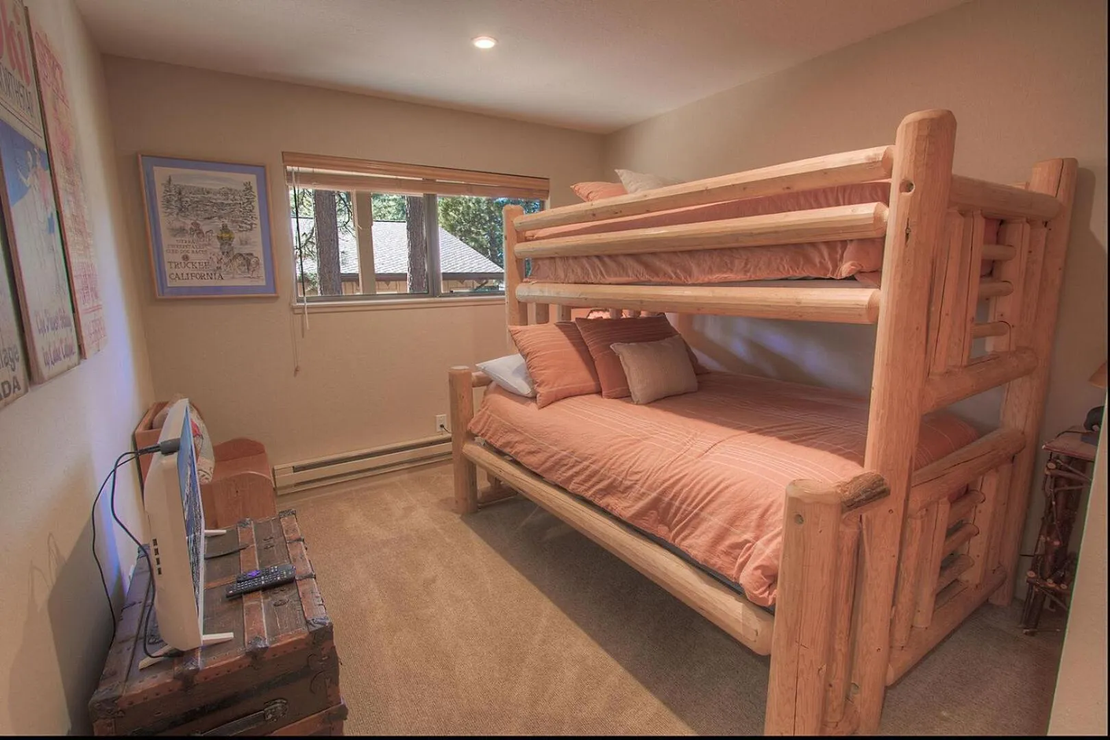 Bedroom, Bed in Cozy Bear Lodge home