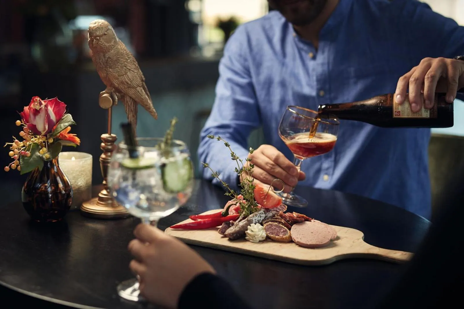 Lounge or bar in Van der Valk Hotel Tiel