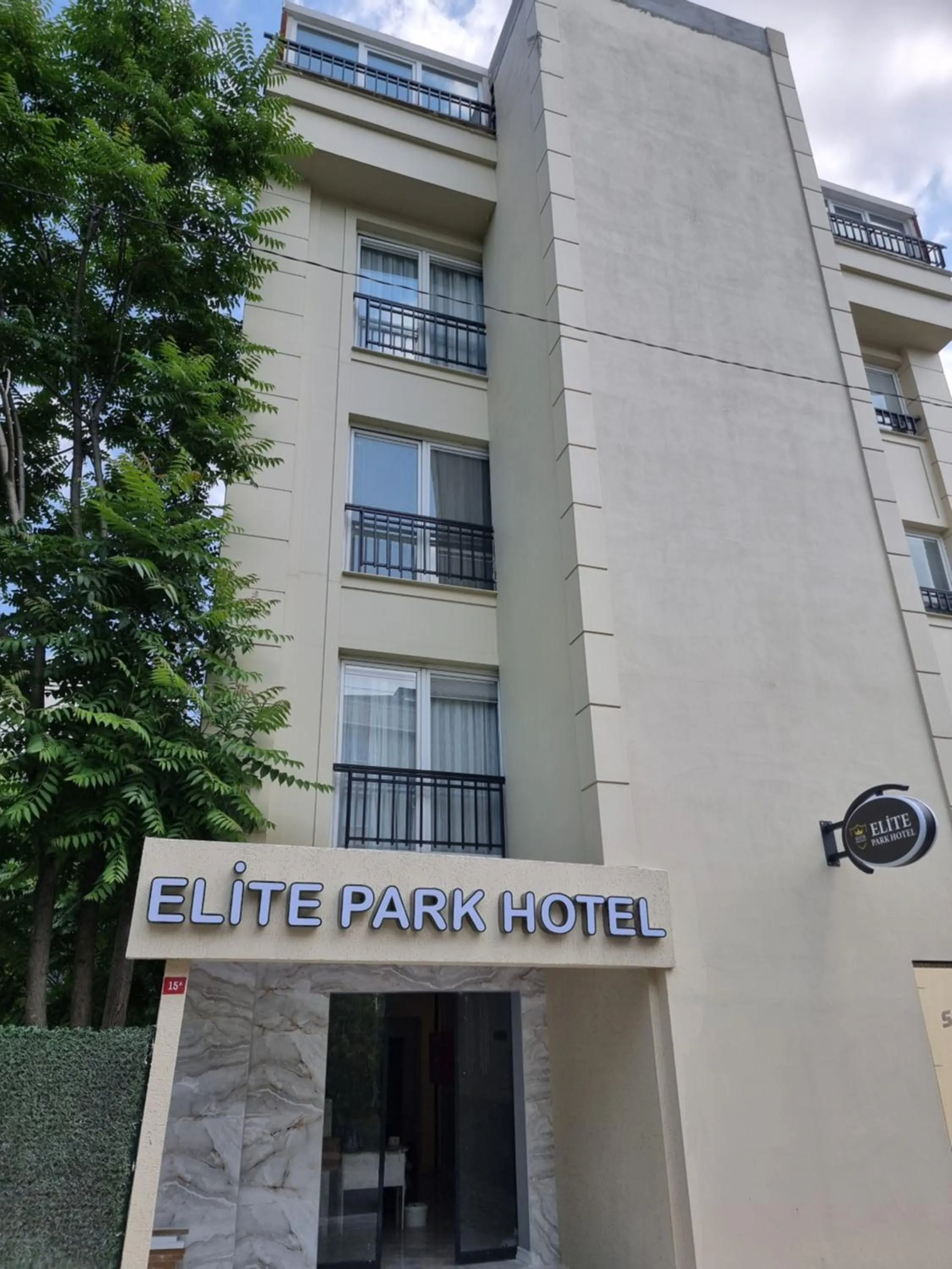 Elite Park Hotel & Suites