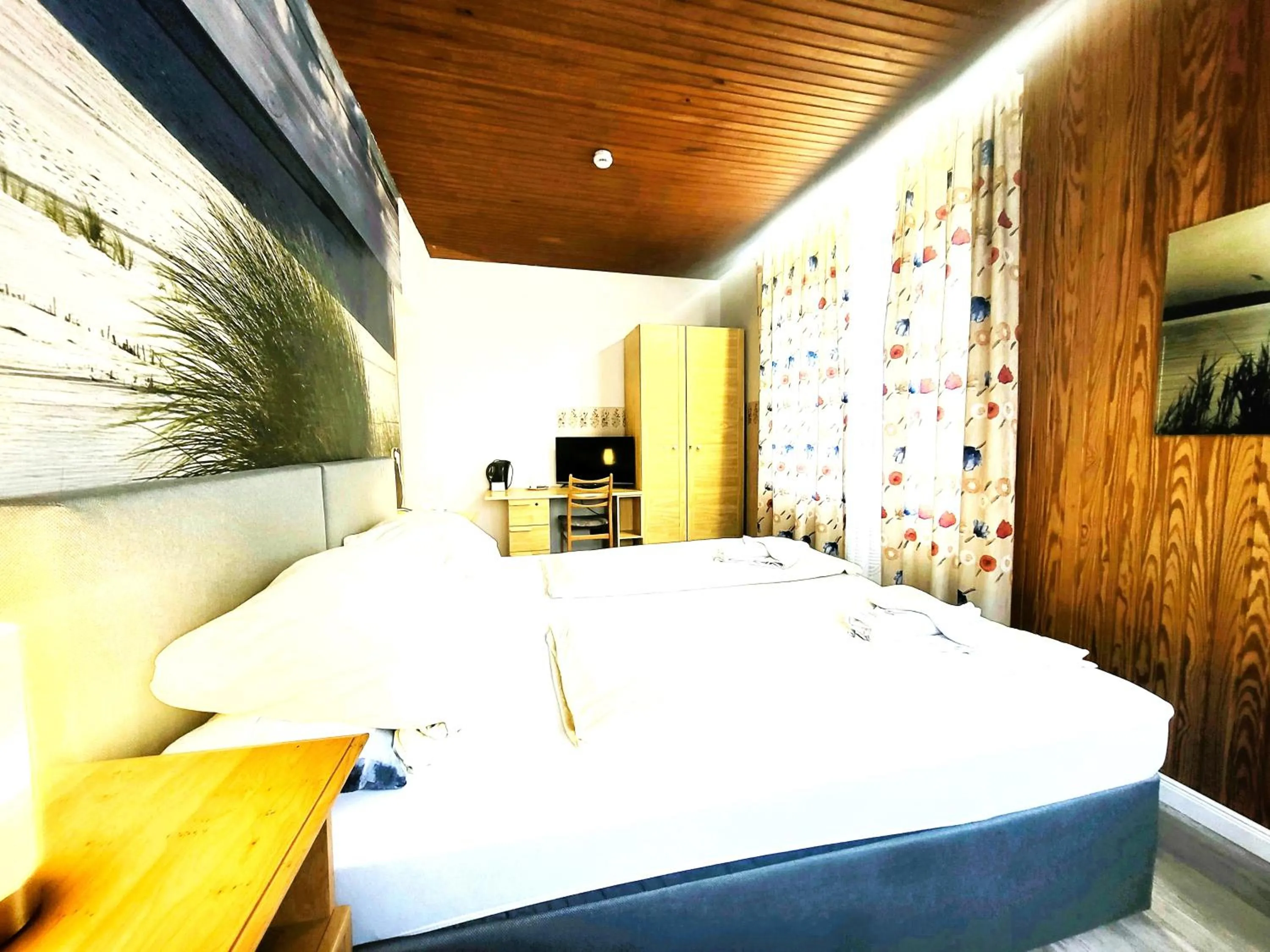 Bed in City Center Hotel Garni Cuxhaven