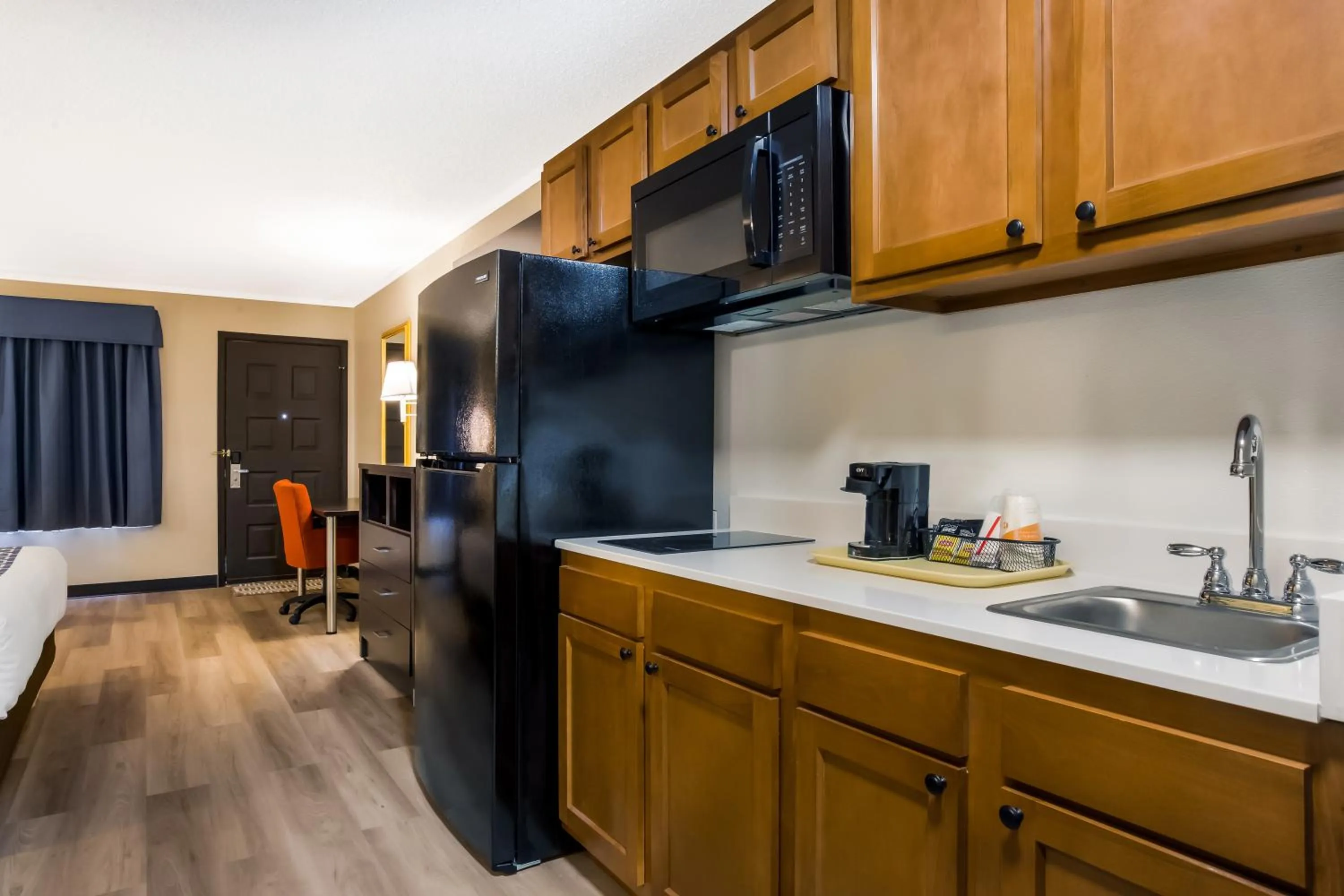 Kitchen or kitchenette in Suburban Studios Millville