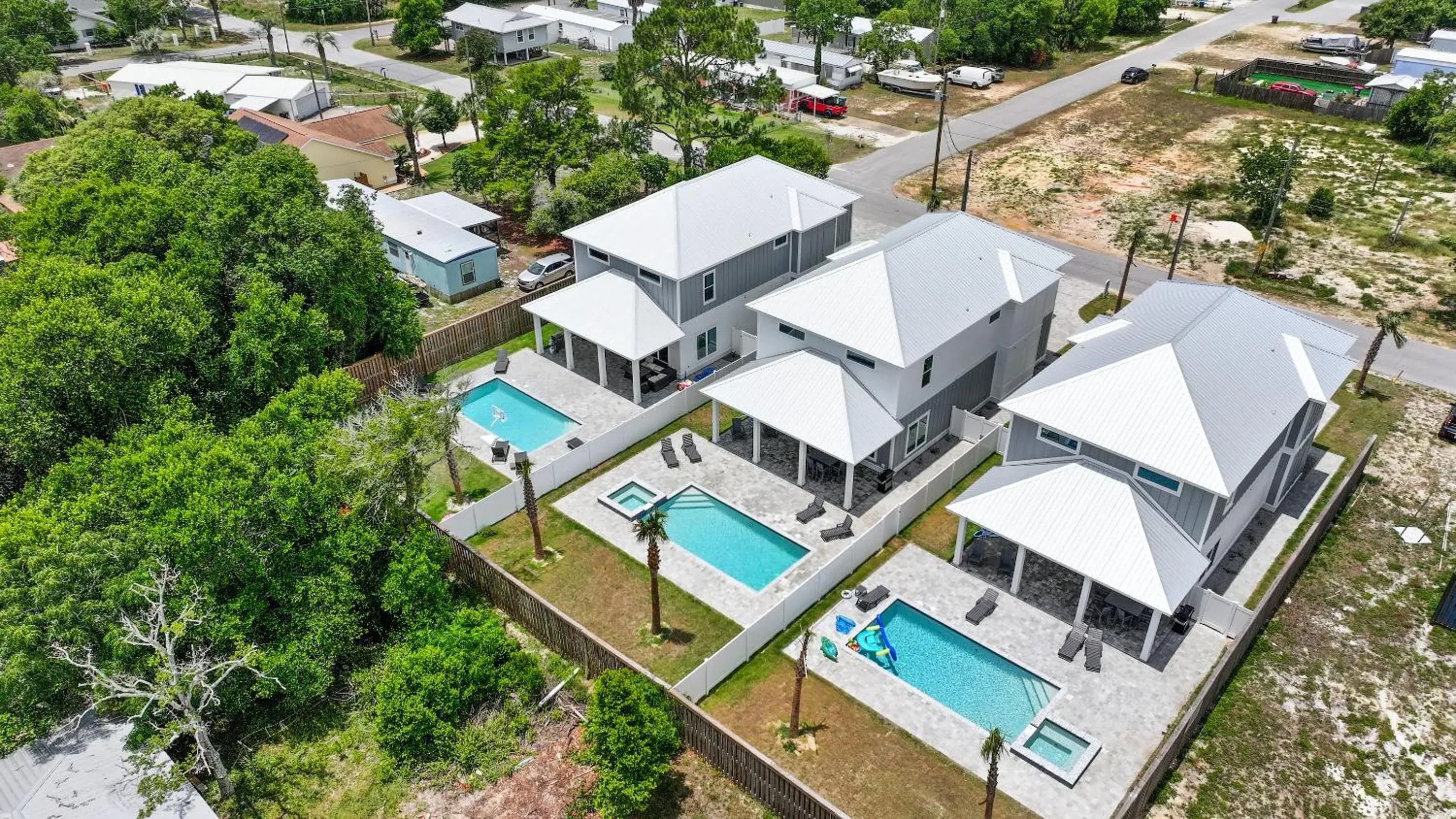 Pet Friendly Beach House - Totally Beachin by Panhandle Getaways Pet Friendly Beach House - Totally Beachin by Panhandle Getaways