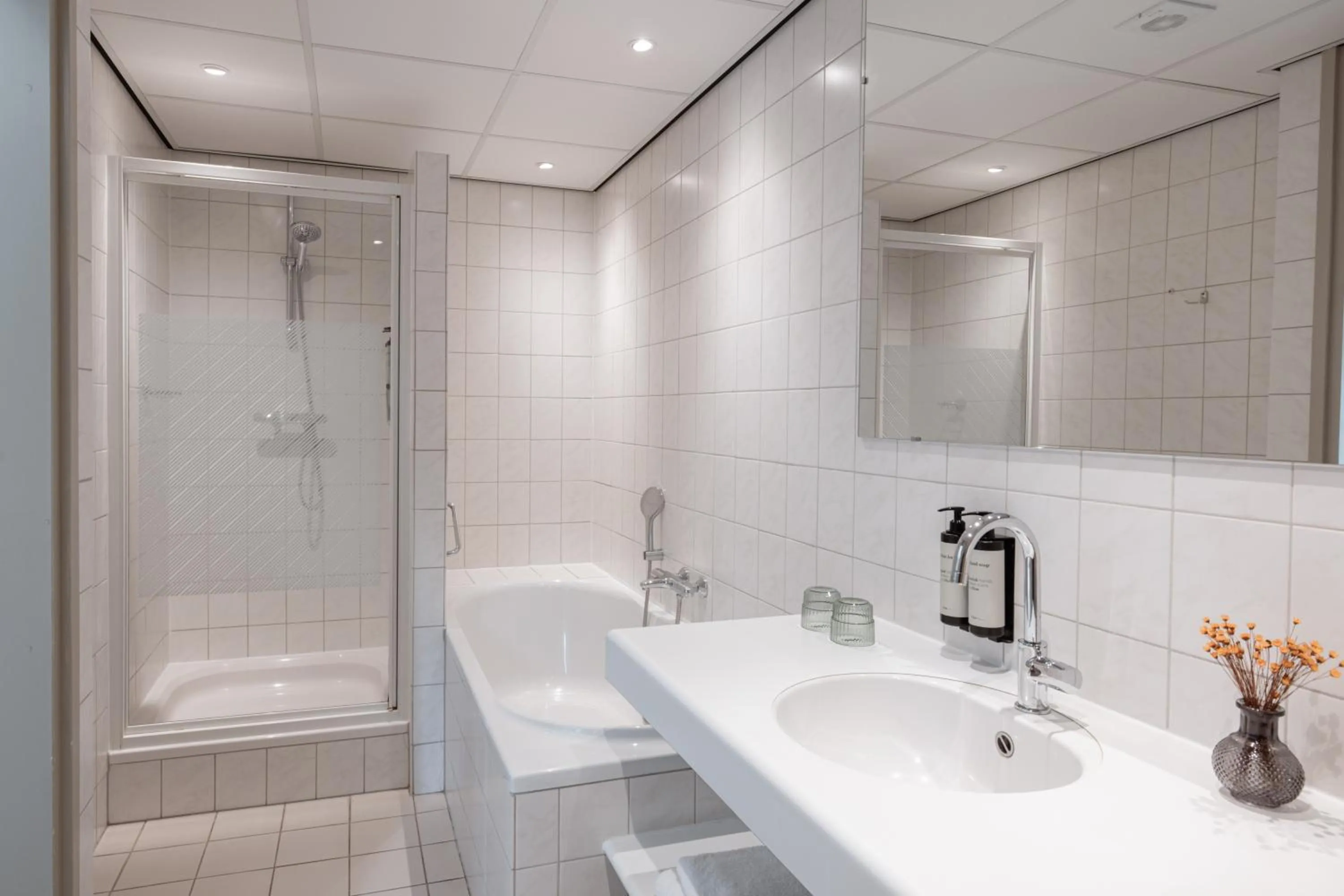 Bathroom in Hotel De Oringer Marke & Stee by Flow