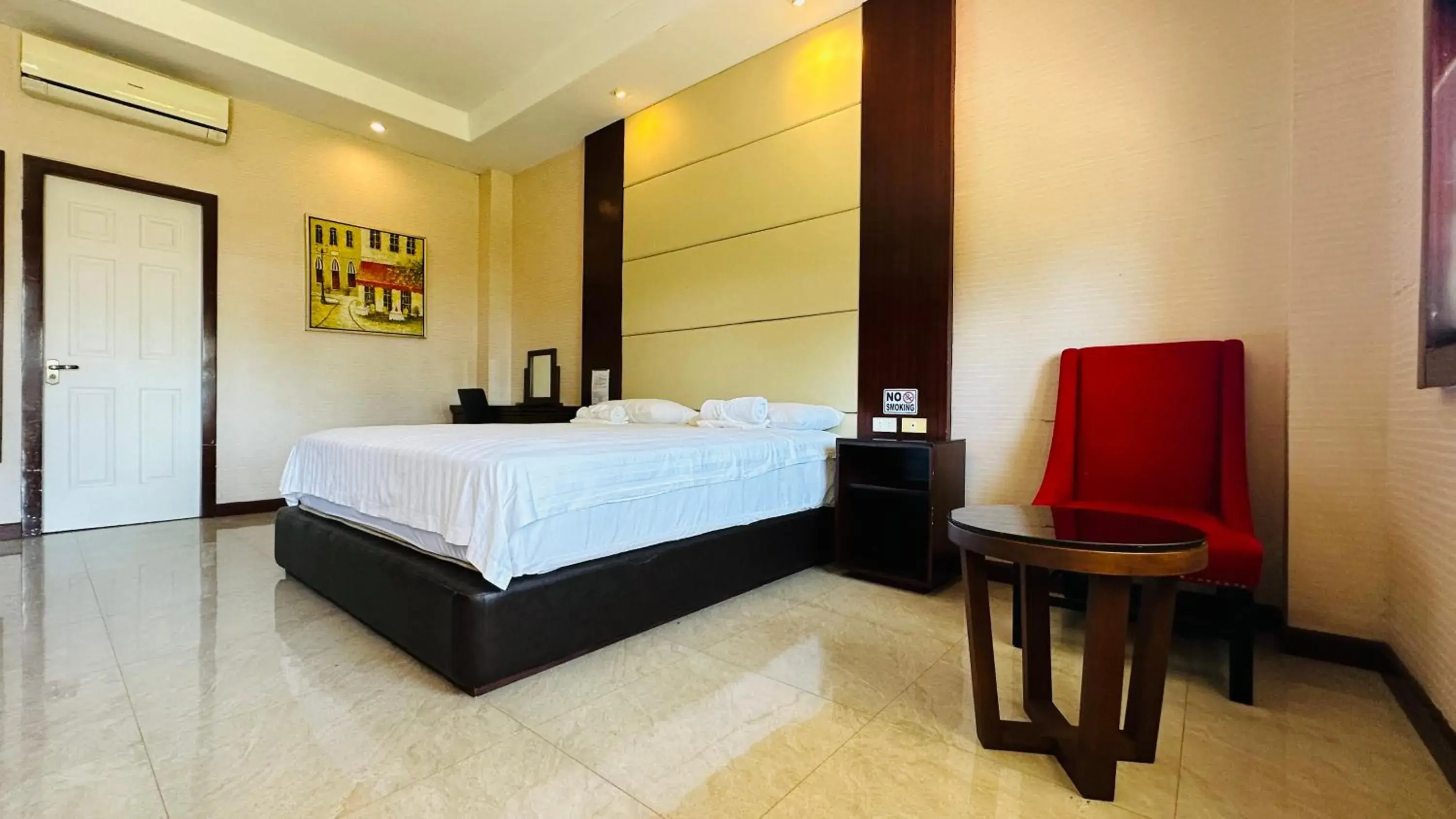 Deluxe Double Room - single occupancy in Tugsaw Resort Deluxe Double Room - single occupancy in Tugsaw Resort