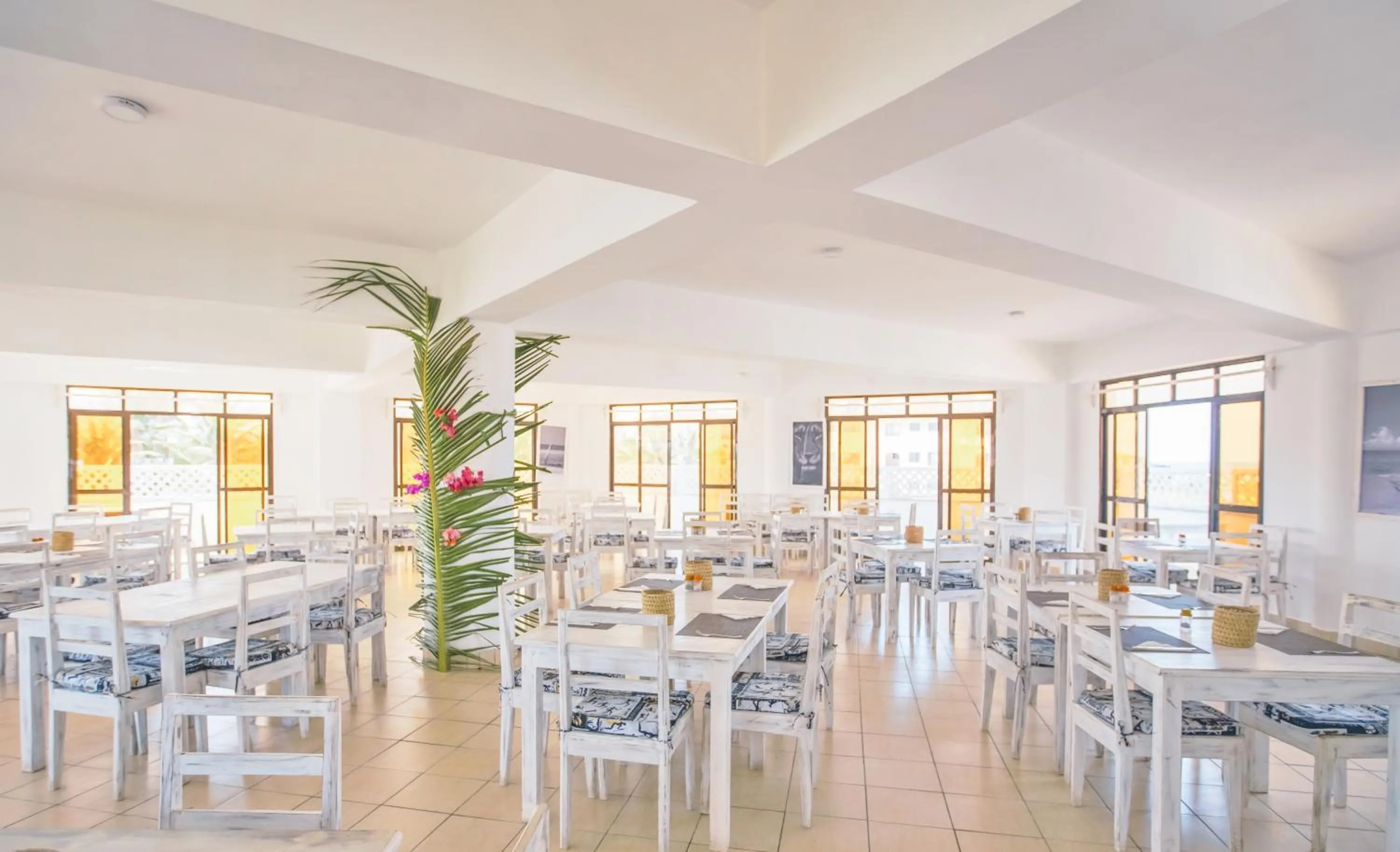 Restaurant/places to eat in AHG Lion Beach Resort