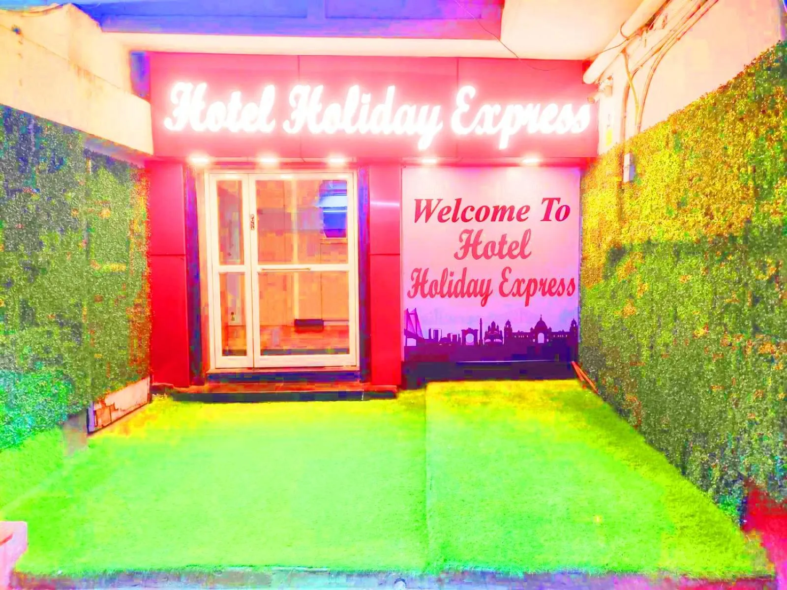 Facade/entrance in Hotel Holiday Express