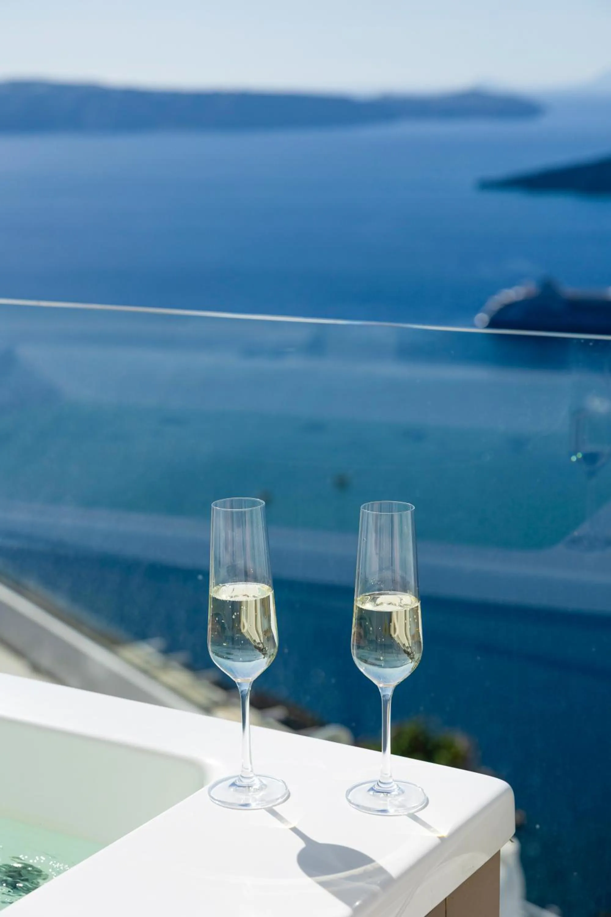 Alcoholic drinks in CASASUNSHA Hybrid Retreat Santorini