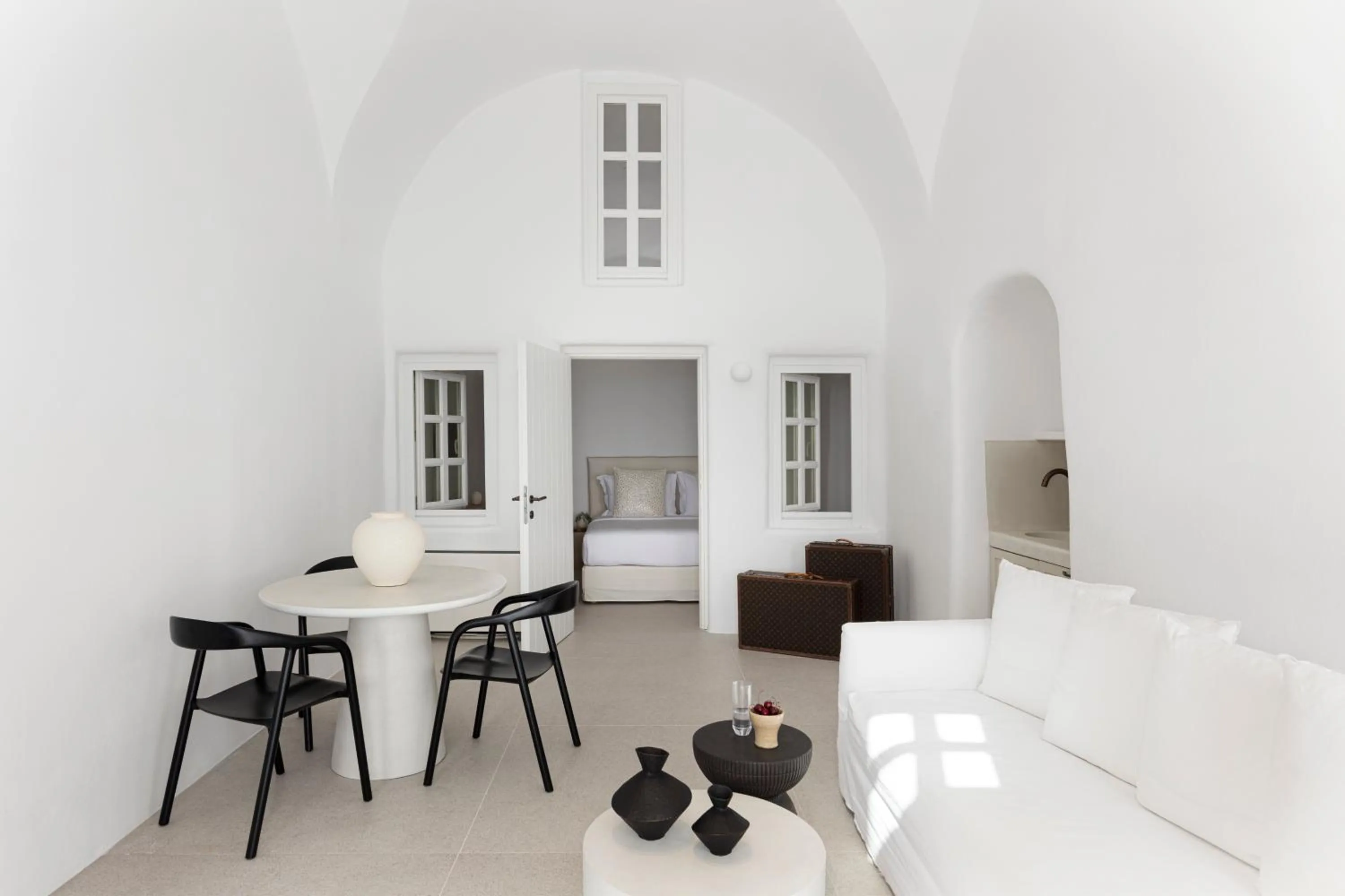 Seating area in CASASUNSHA Hybrid Retreat Santorini