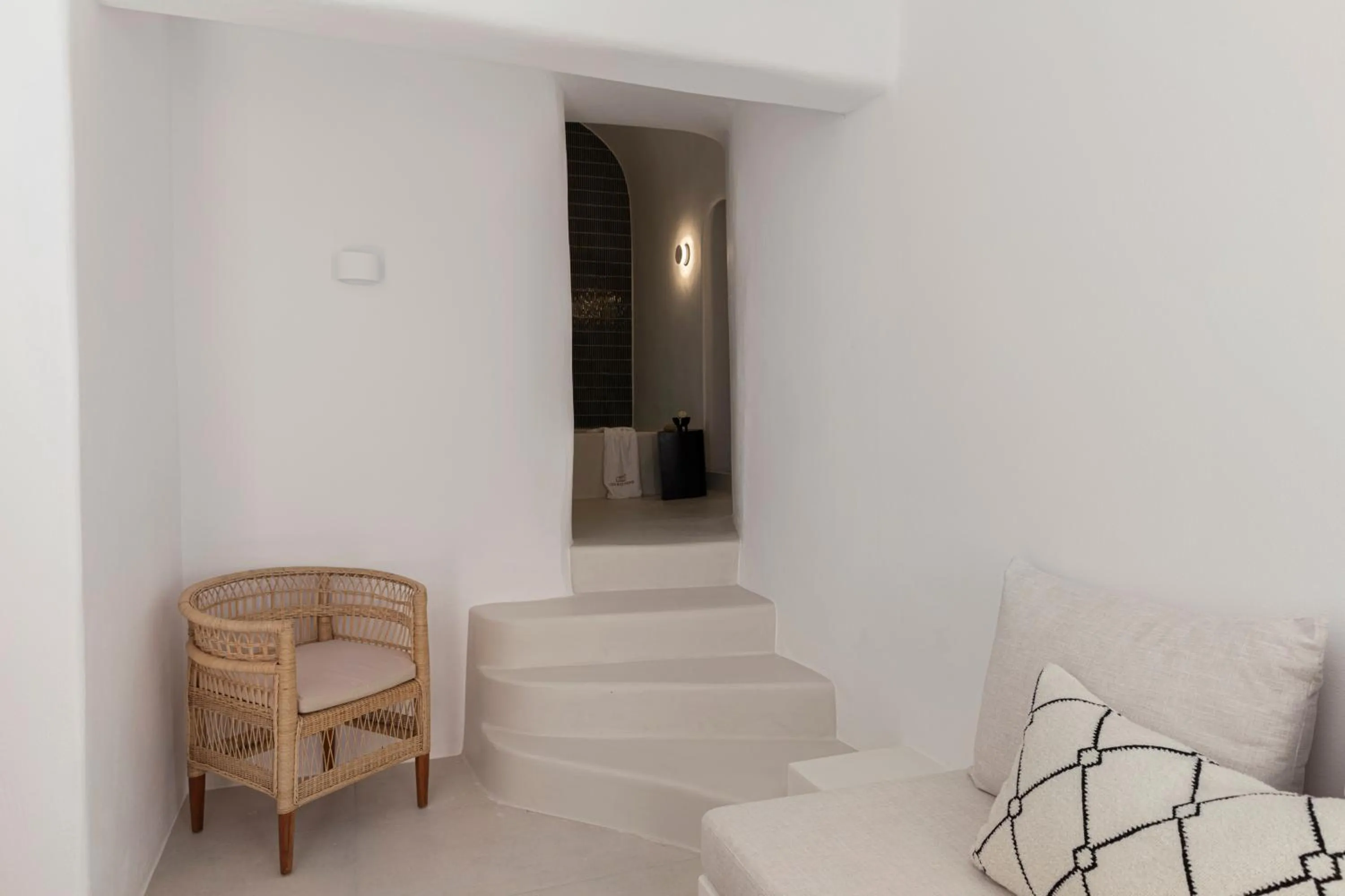 Photo of the whole room in CASASUNSHA Hybrid Retreat Santorini