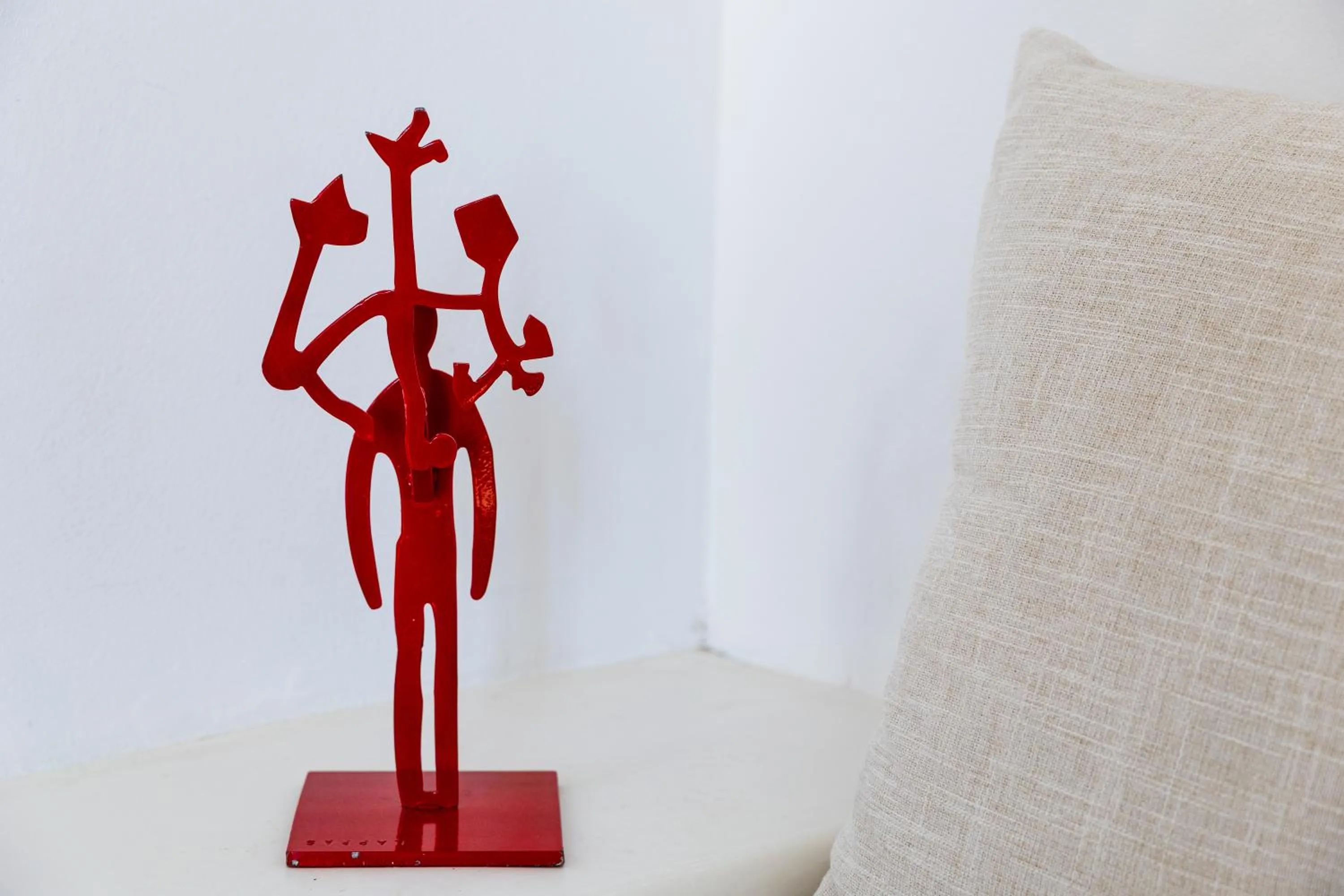 Decorative detail in CASASUNSHA Hybrid Retreat Santorini