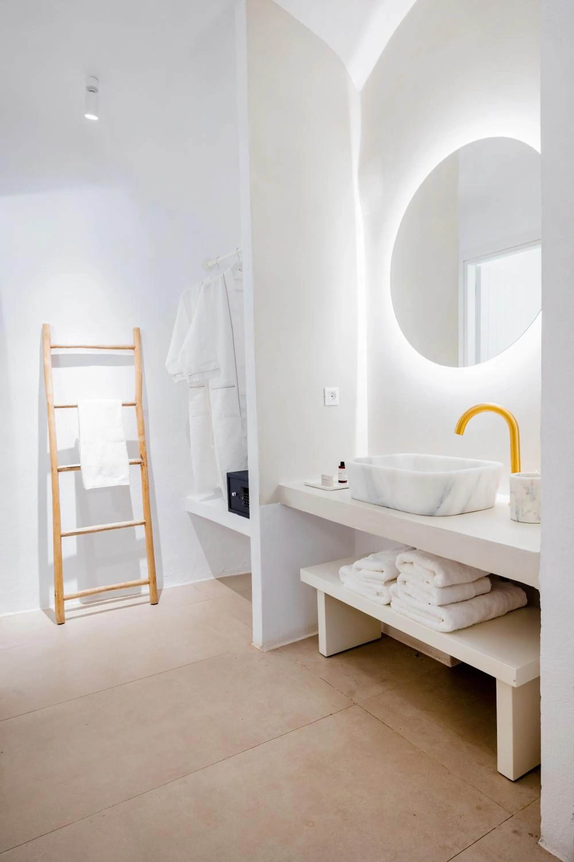 Bathroom in CASASUNSHA Hybrid Retreat Santorini