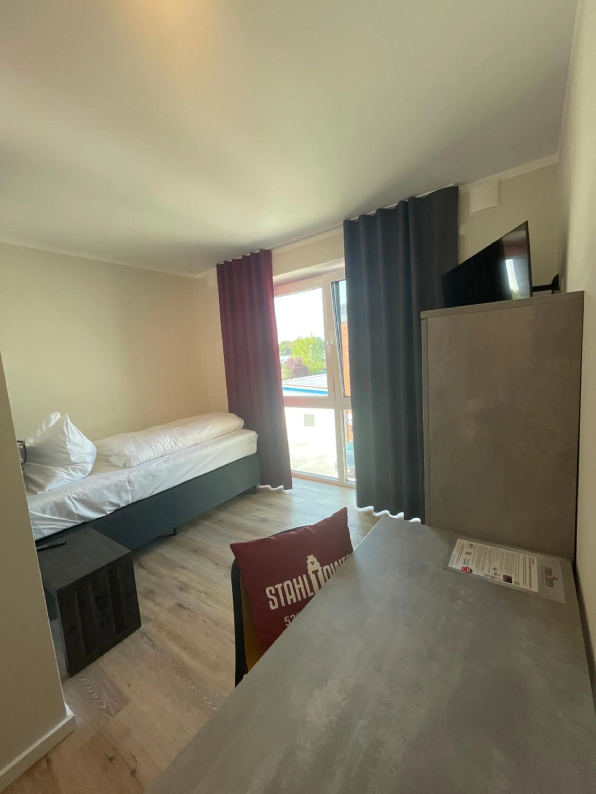 Bedroom, Bed in Hotel Stahltower