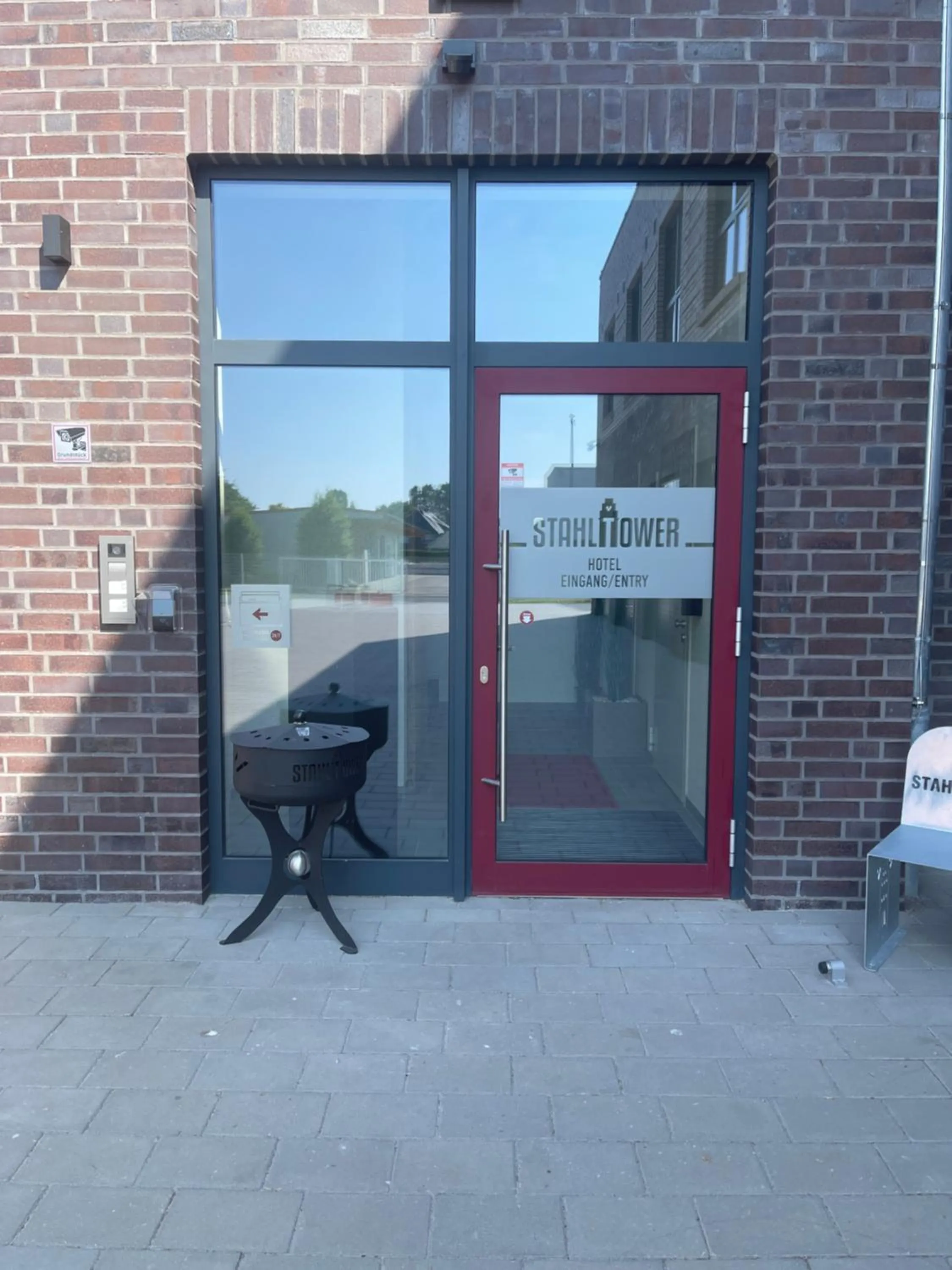 Facade/entrance in Hotel Stahltower