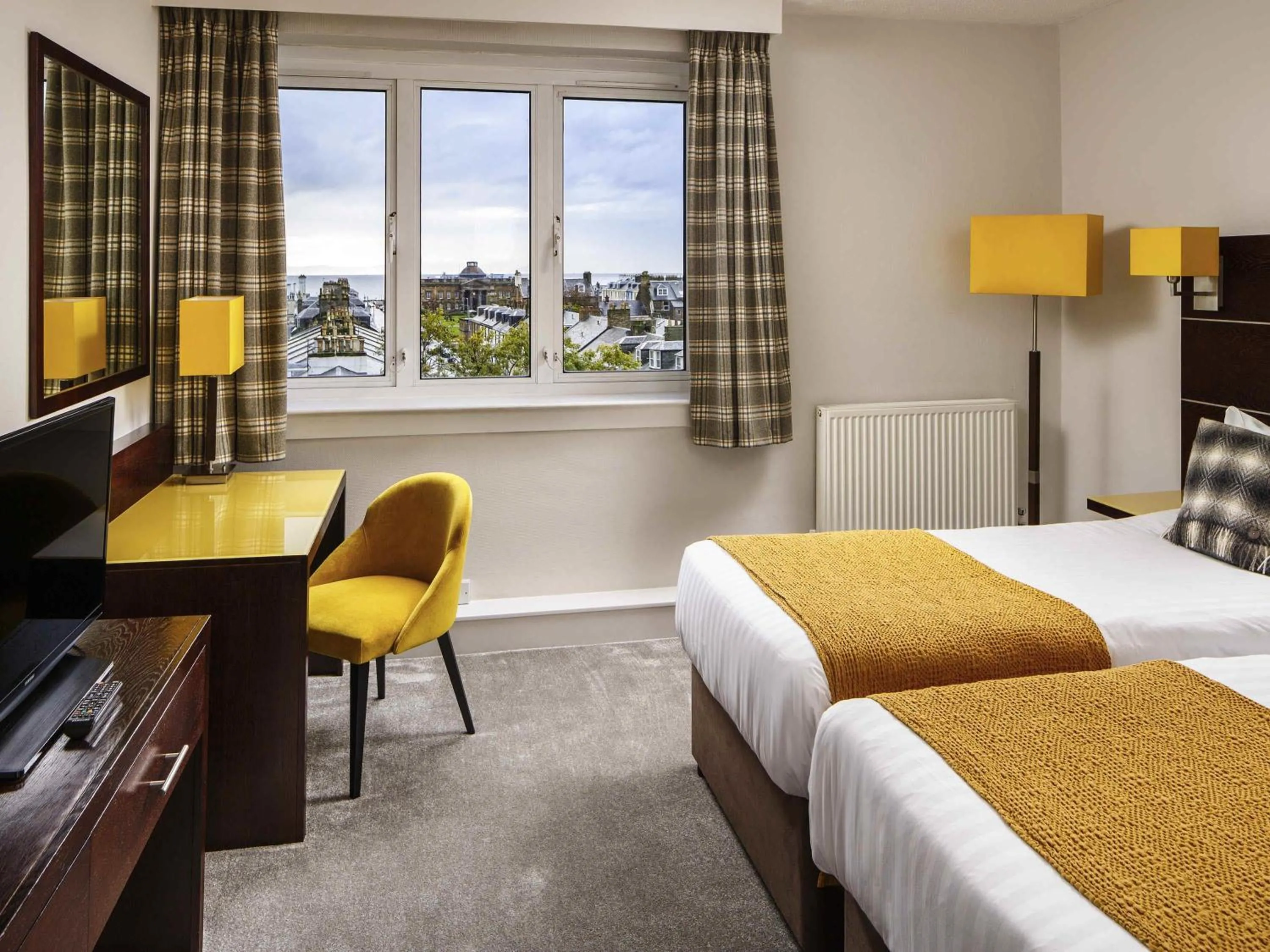 Bedroom, Bed in Mercure Ayr Hotel