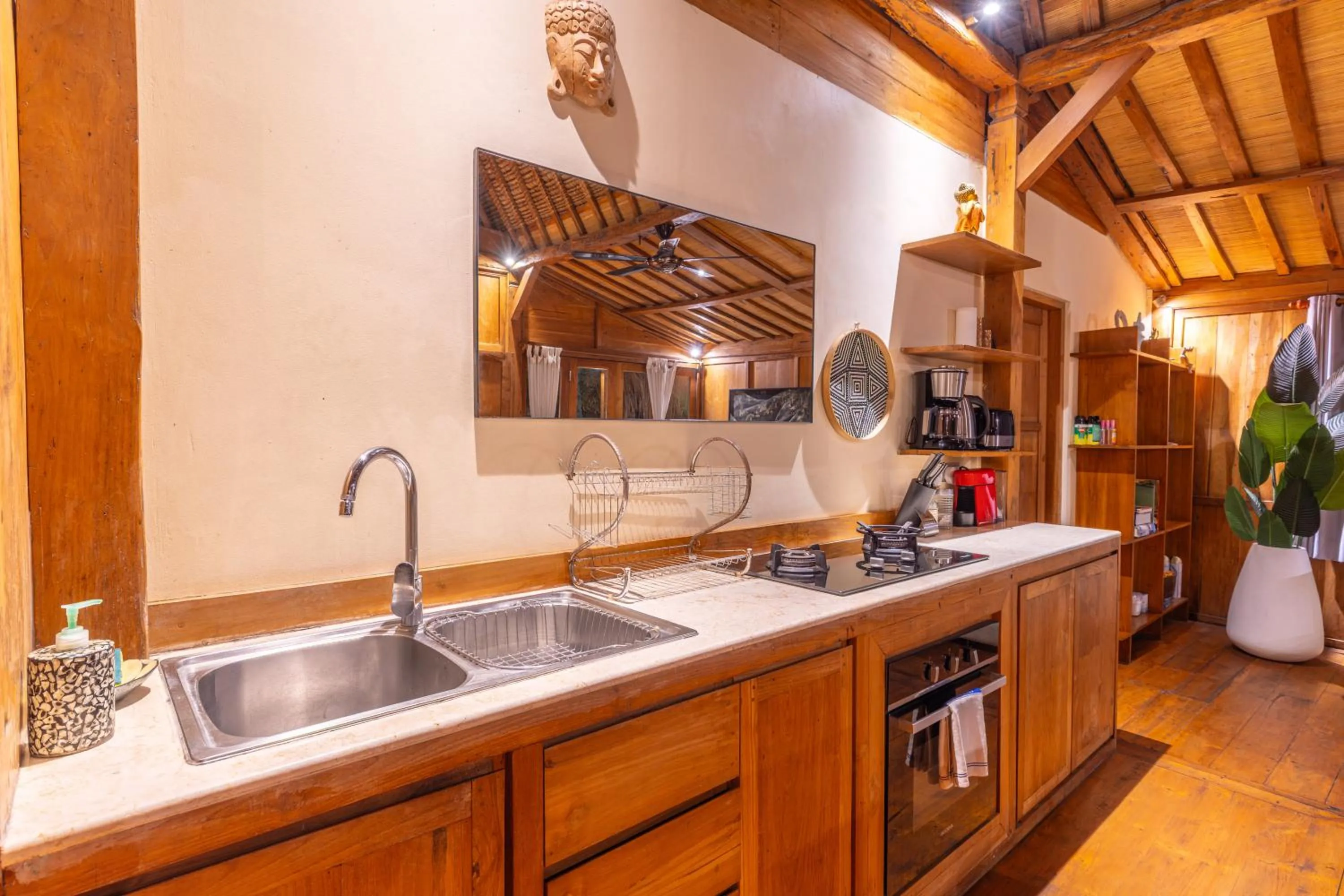 Kitchen or kitchenette in Wanderlust Villa by Betterplace