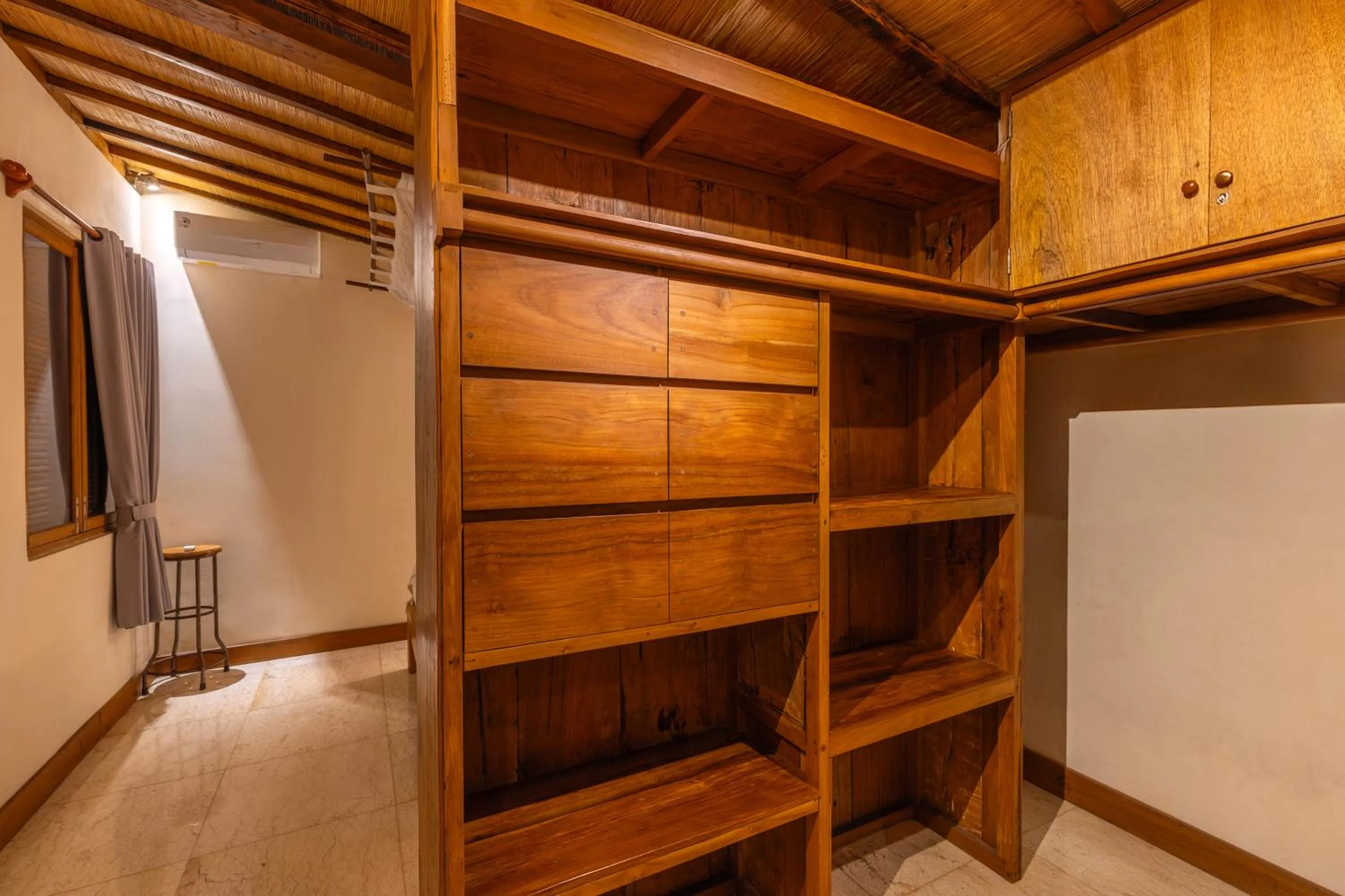 wardrobe in Wanderlust Villa by Betterplace