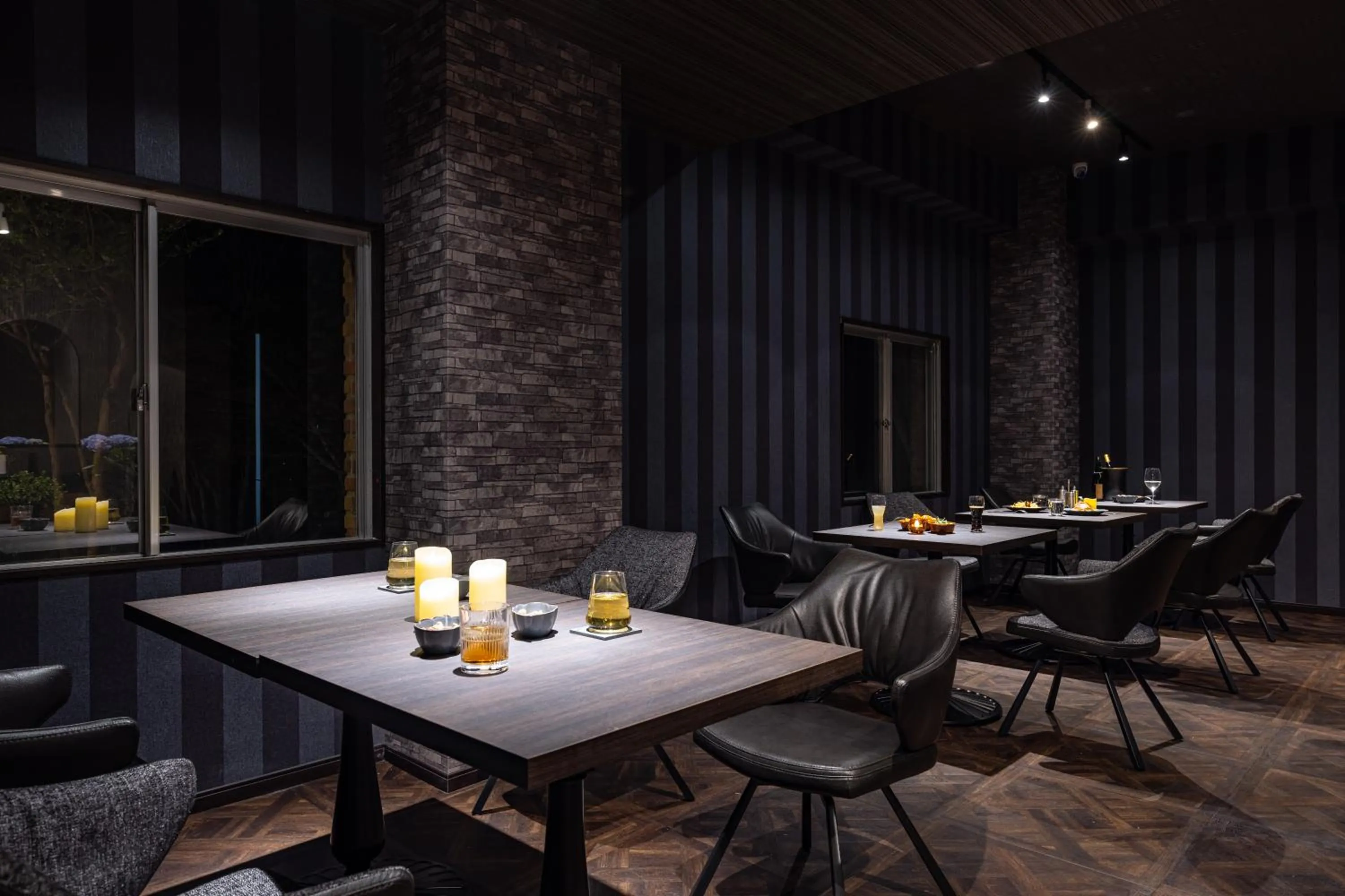 Restaurant/places to eat in Almeria Hotel