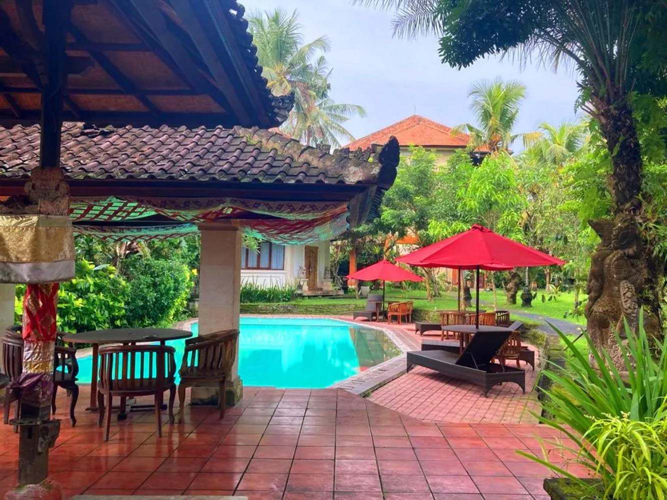 Swimming pool in Hotel rooms 2 minutes to Monkey Forest