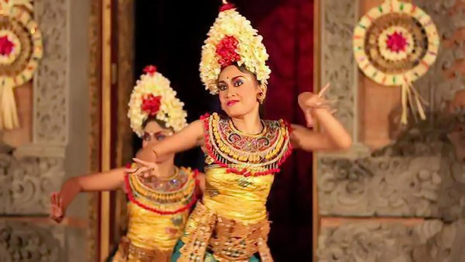 Off site in Hotel rooms 2 minutes to Monkey Forest