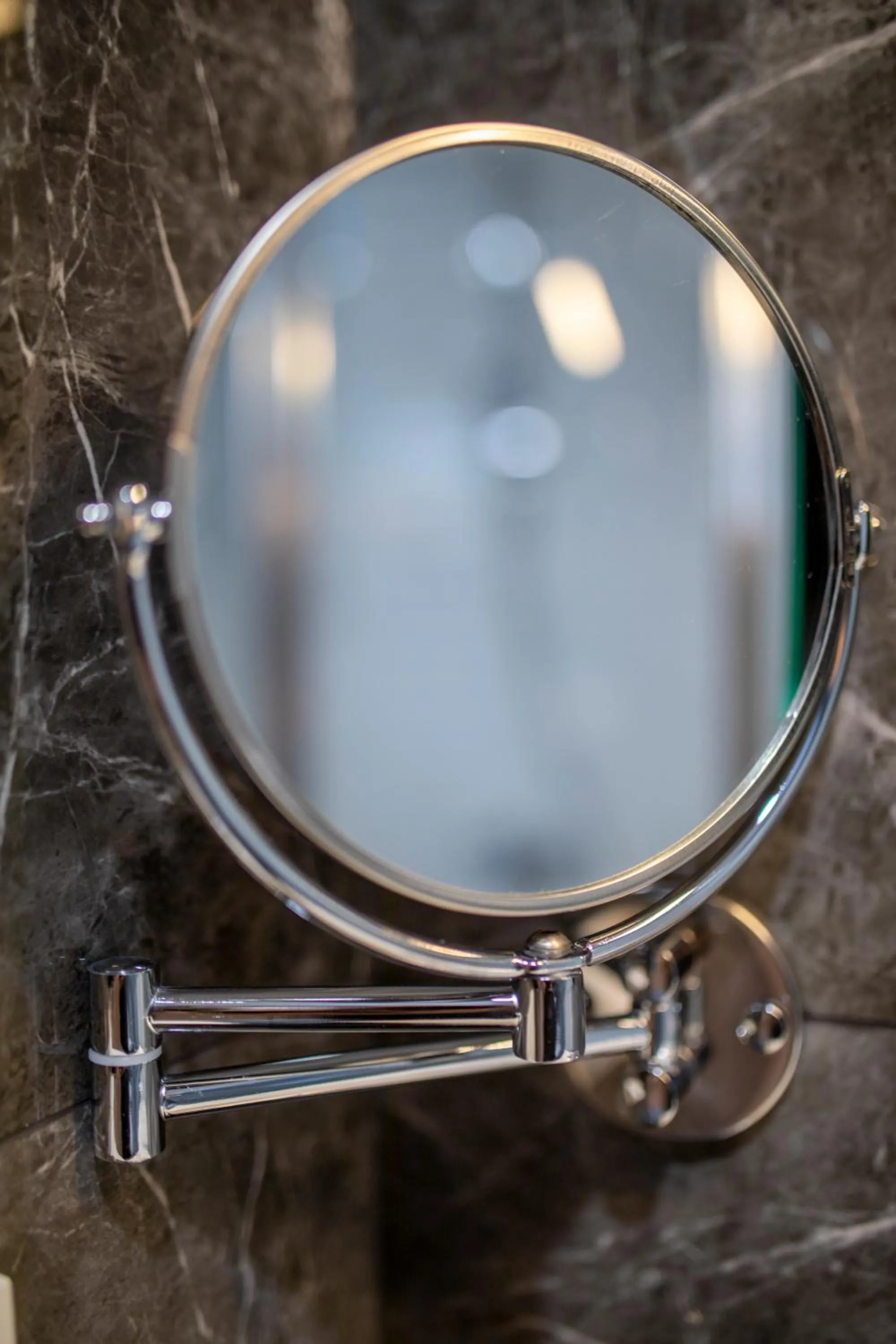 Bathroom in MELL City Suites Hotel