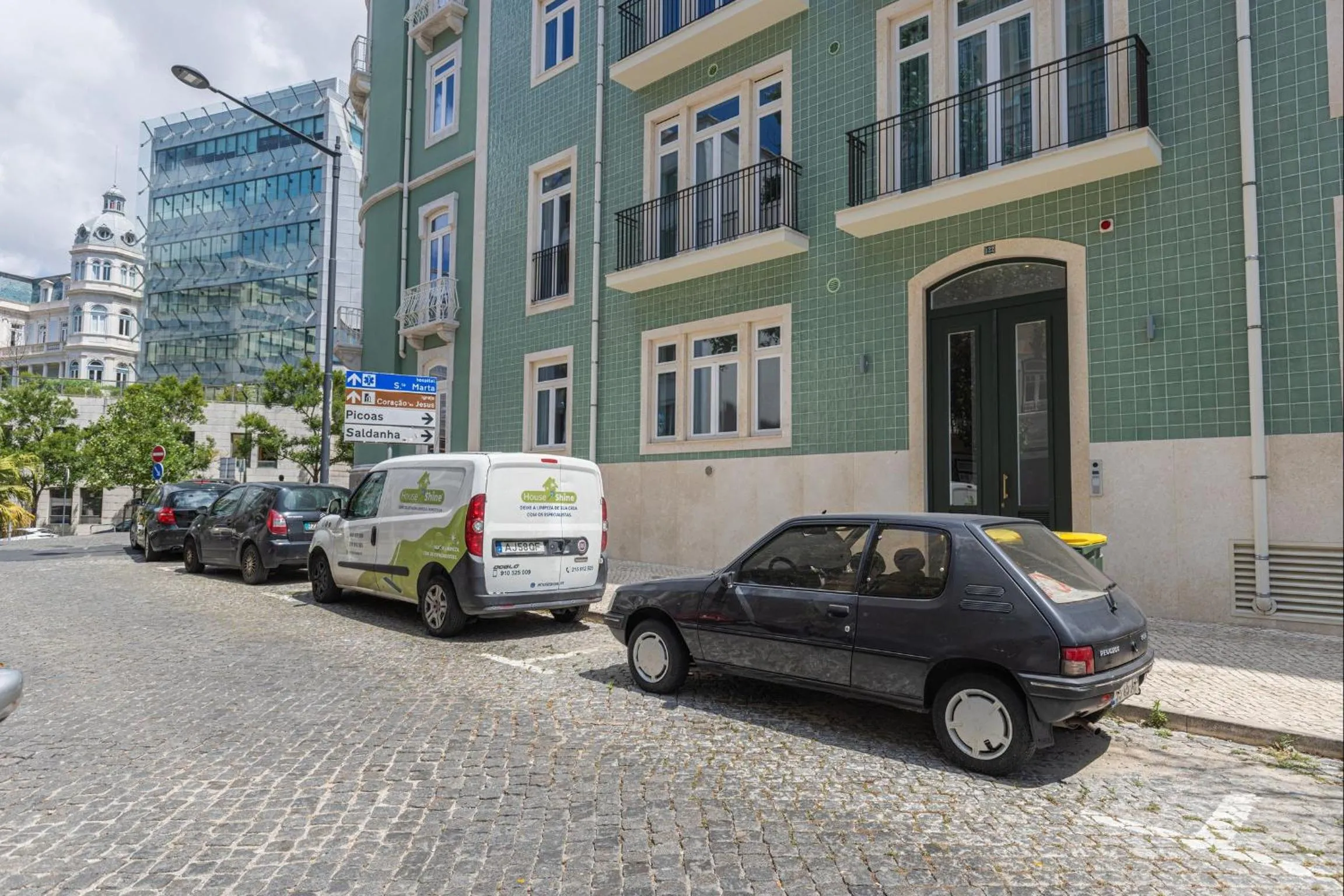 Property building in Radiant Apartment in City Center by LovelyStay