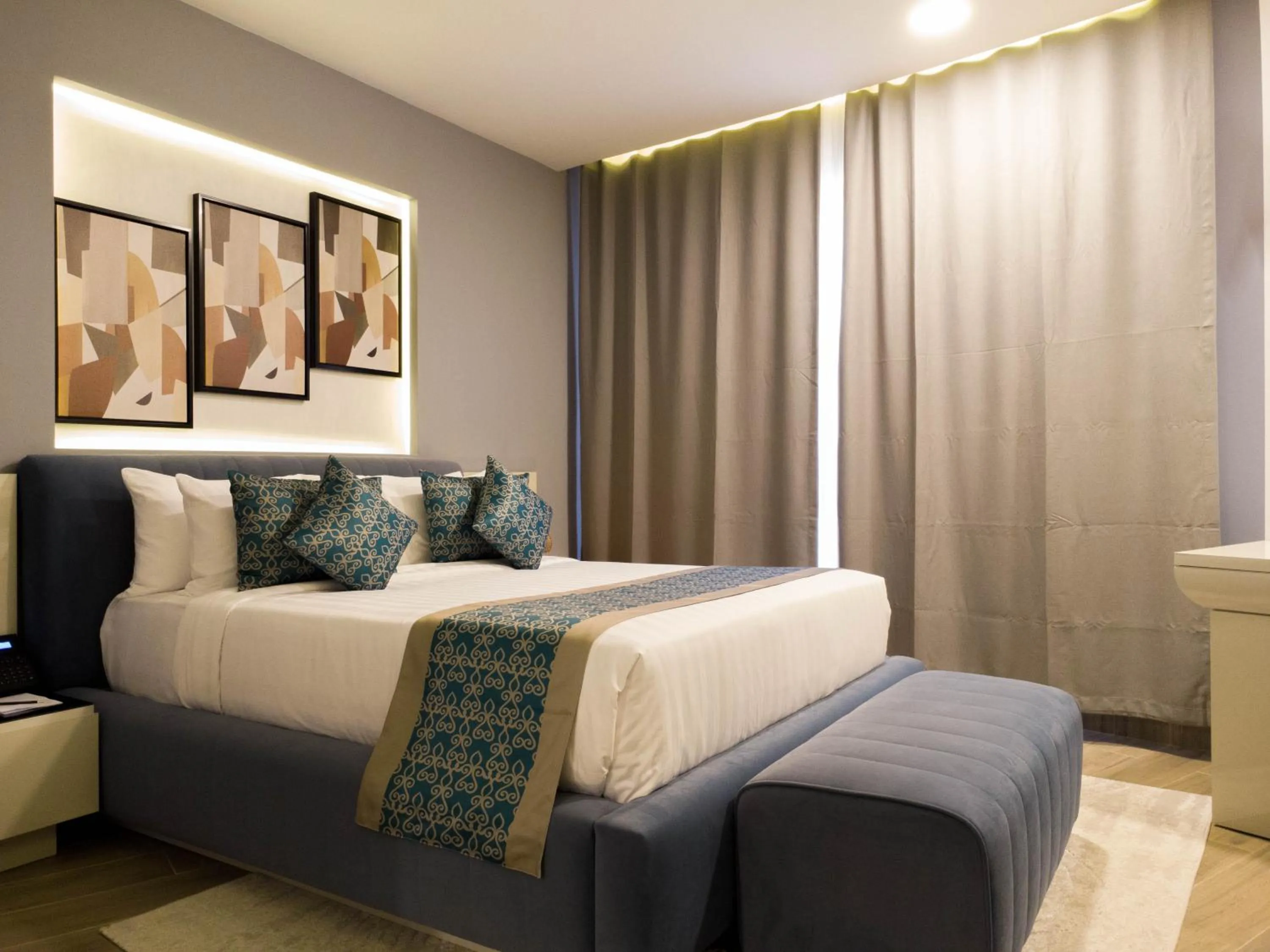 Bedroom, Bed in FASQ Hotel