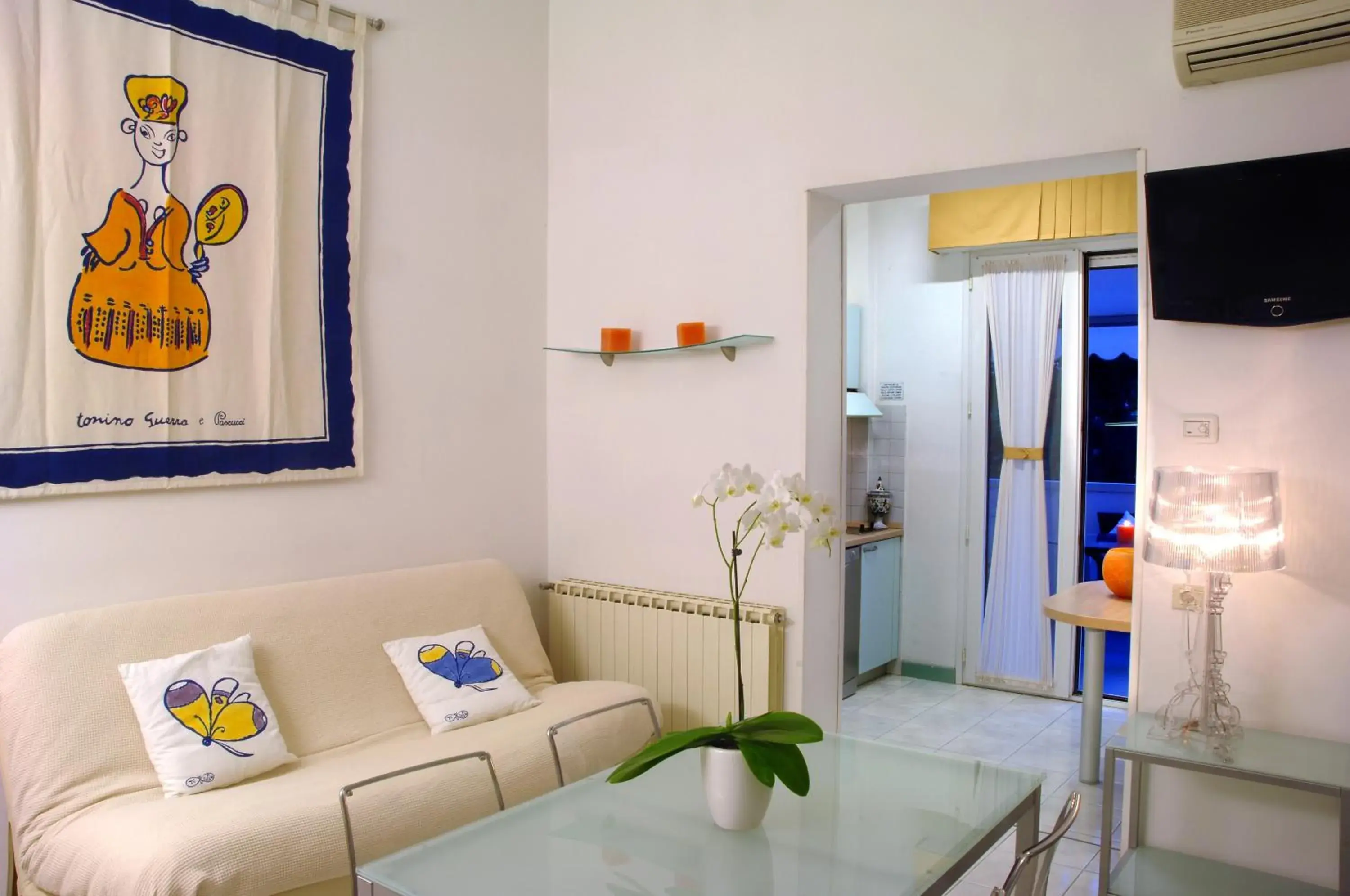 Two-Bedroom Deluxe Apartment with Balcony in Hotel Eros Residence Two-Bedroom Deluxe Apartment with Balcony in Hotel Eros Residence