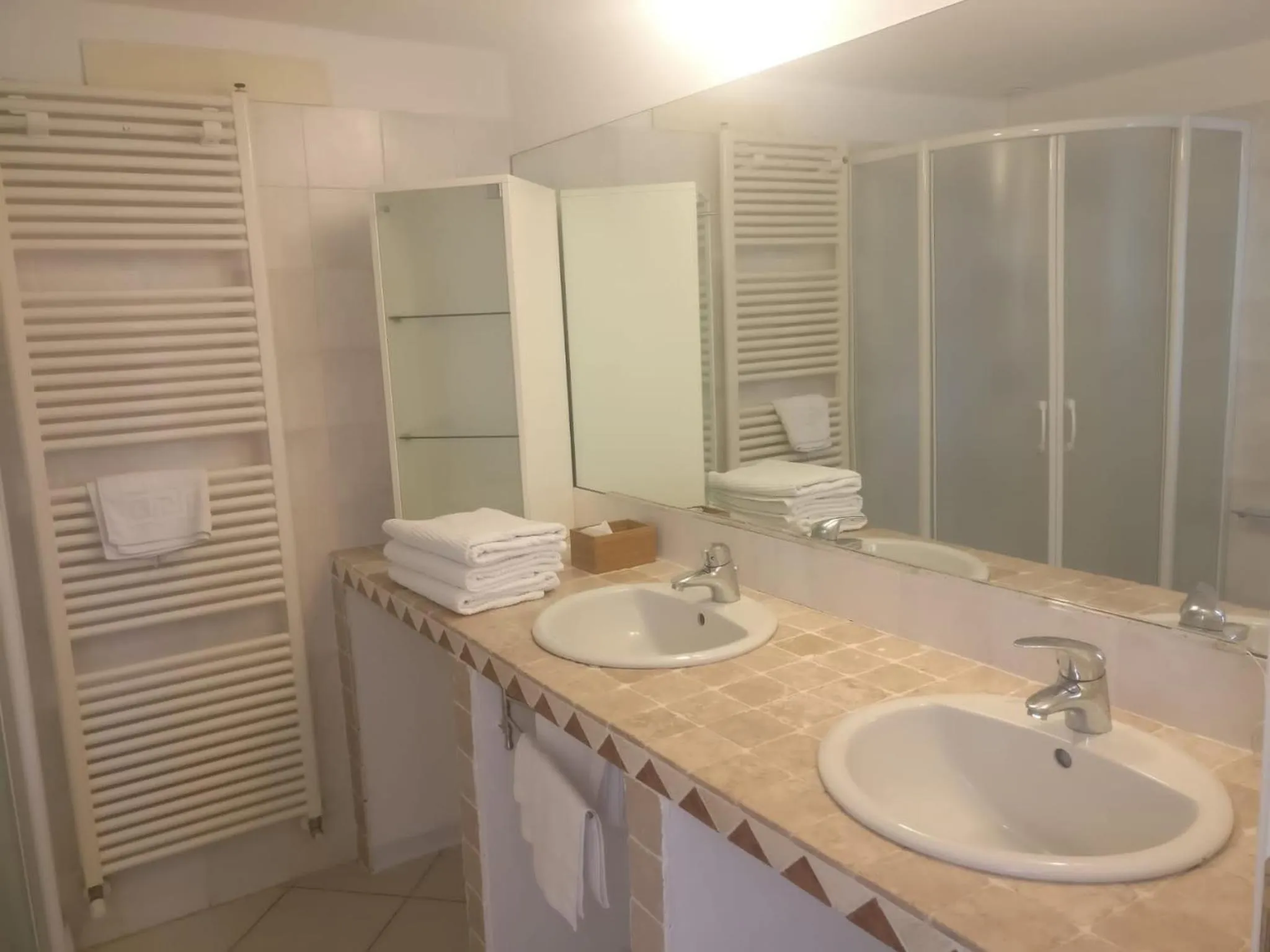 Bathroom in Hotel Eros Residence